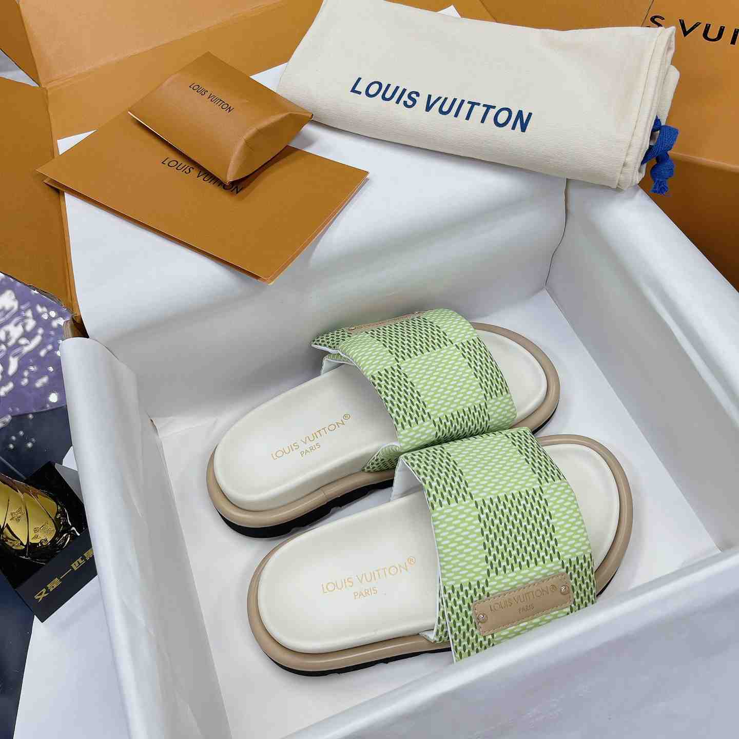 Louis Vuitton Pool Pillow Flat Comfort Mule - DesignerGu