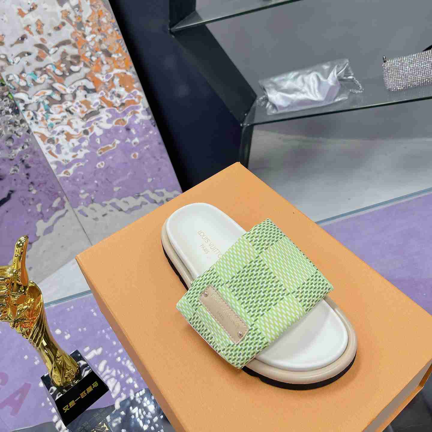 Louis Vuitton Pool Pillow Flat Comfort Mule - DesignerGu