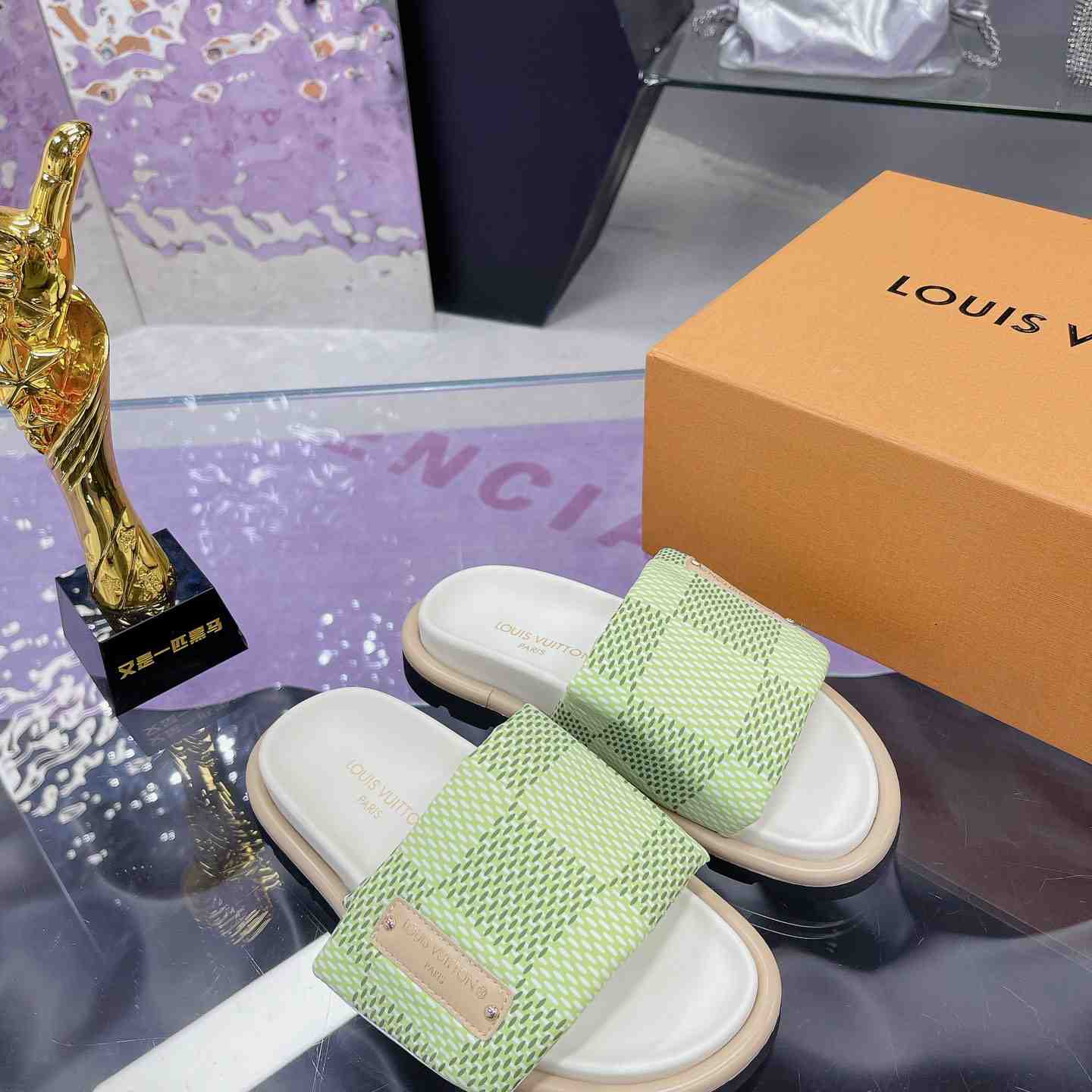 Louis Vuitton Pool Pillow Flat Comfort Mule - DesignerGu