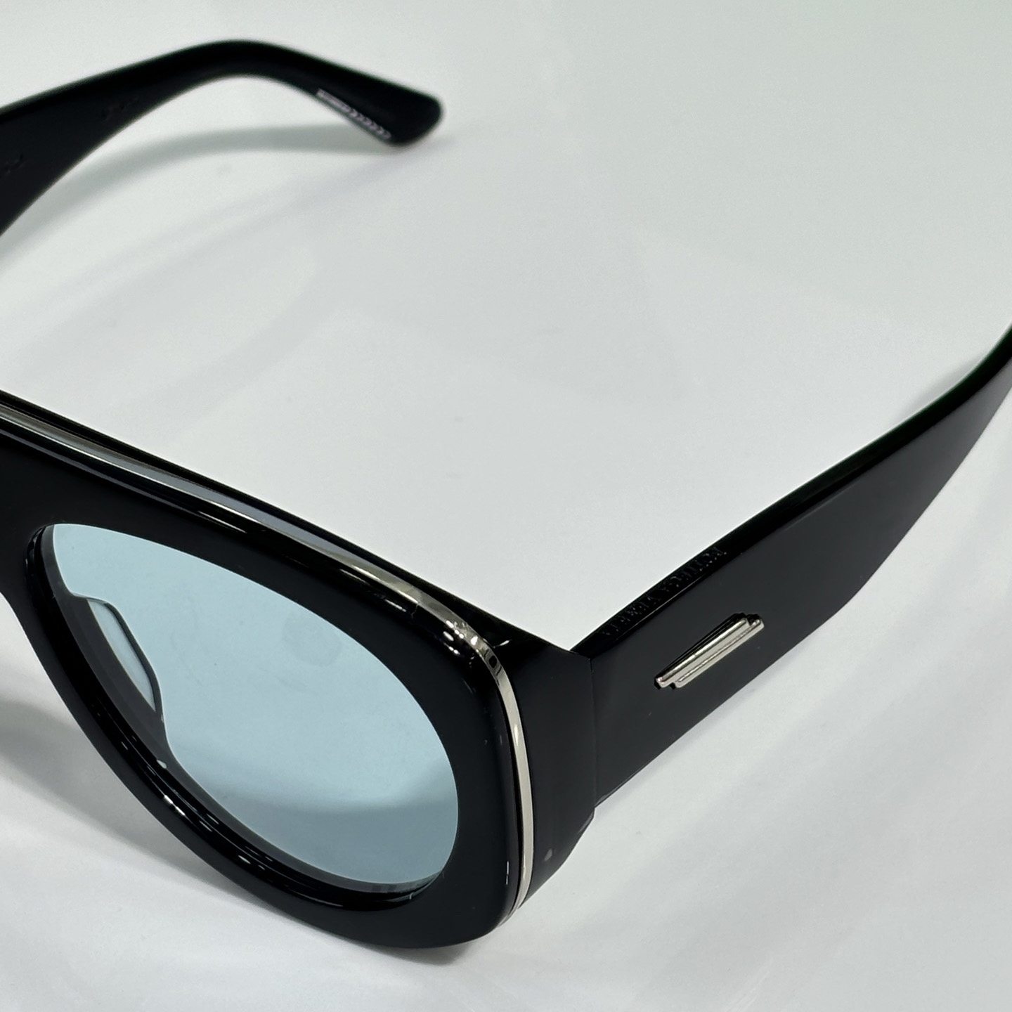 Bottega Veneta BV1362S Sunglasses   - DesignerGu