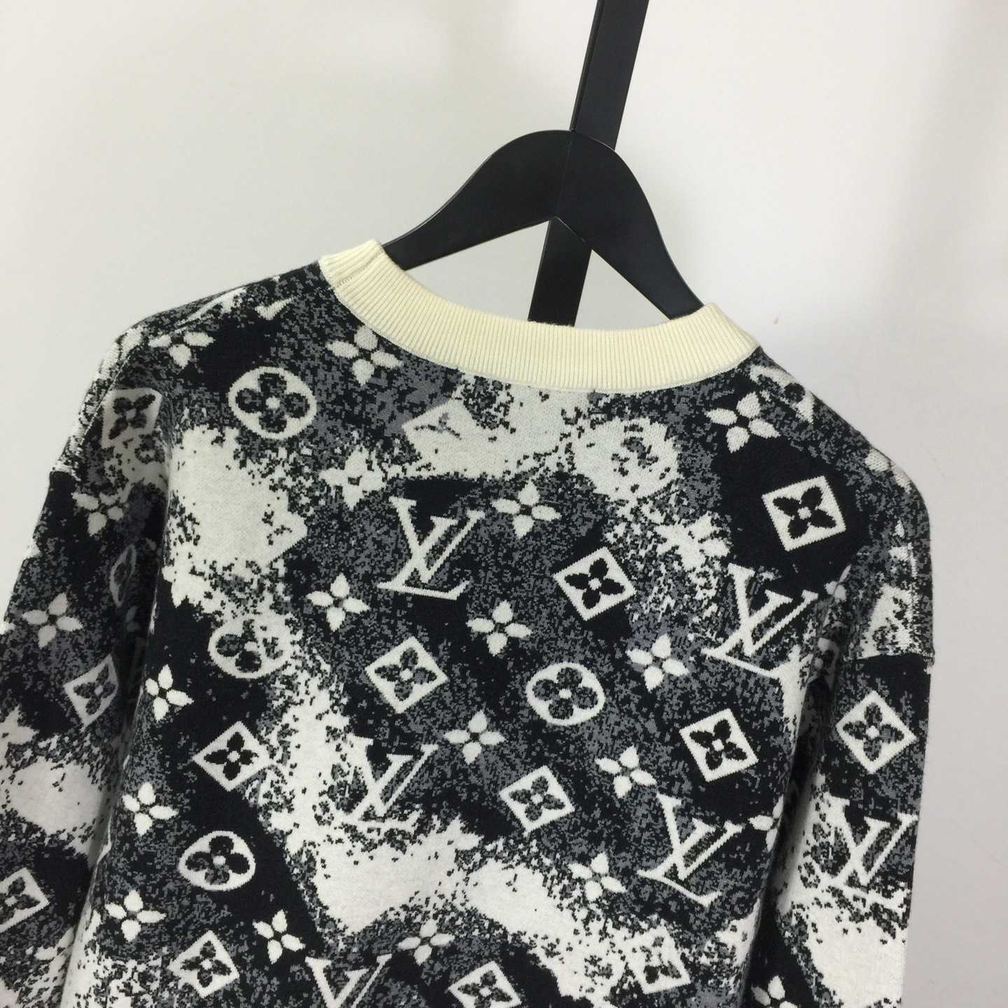 Louis Vuitton Monogram Wool Pullover - DesignerGu