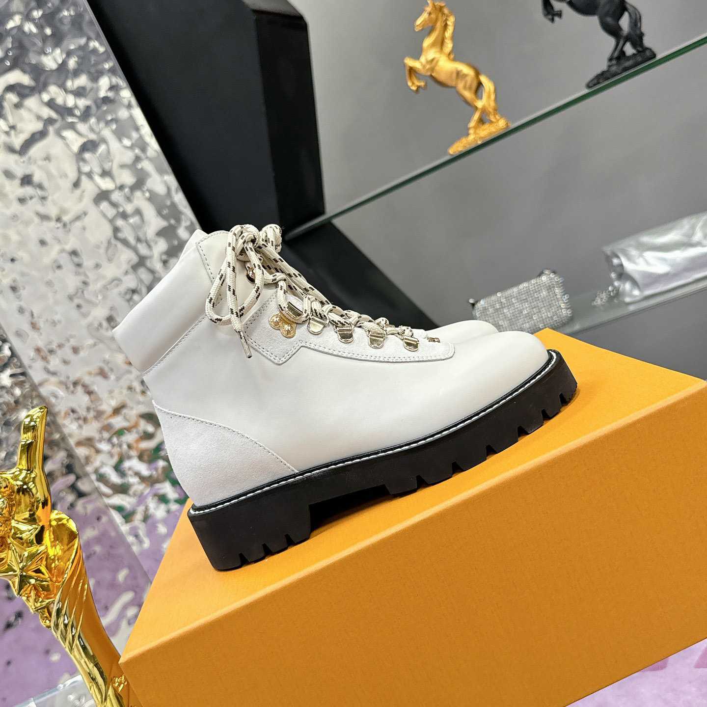 Louis Vuitton Territory Flat Ranger     1ACICS - DesignerGu