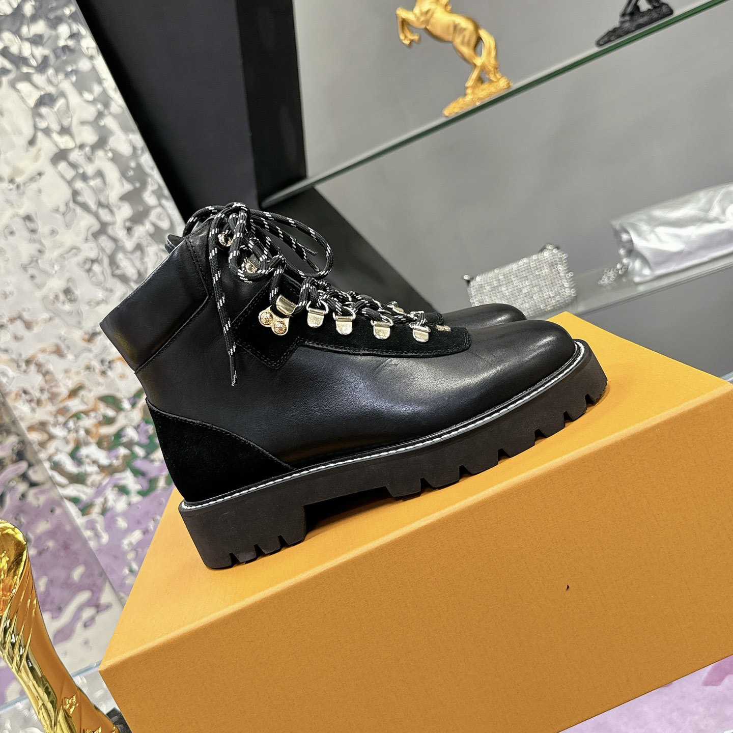 Louis Vuitton Territory Flat Ranger     1ACIBW - DesignerGu