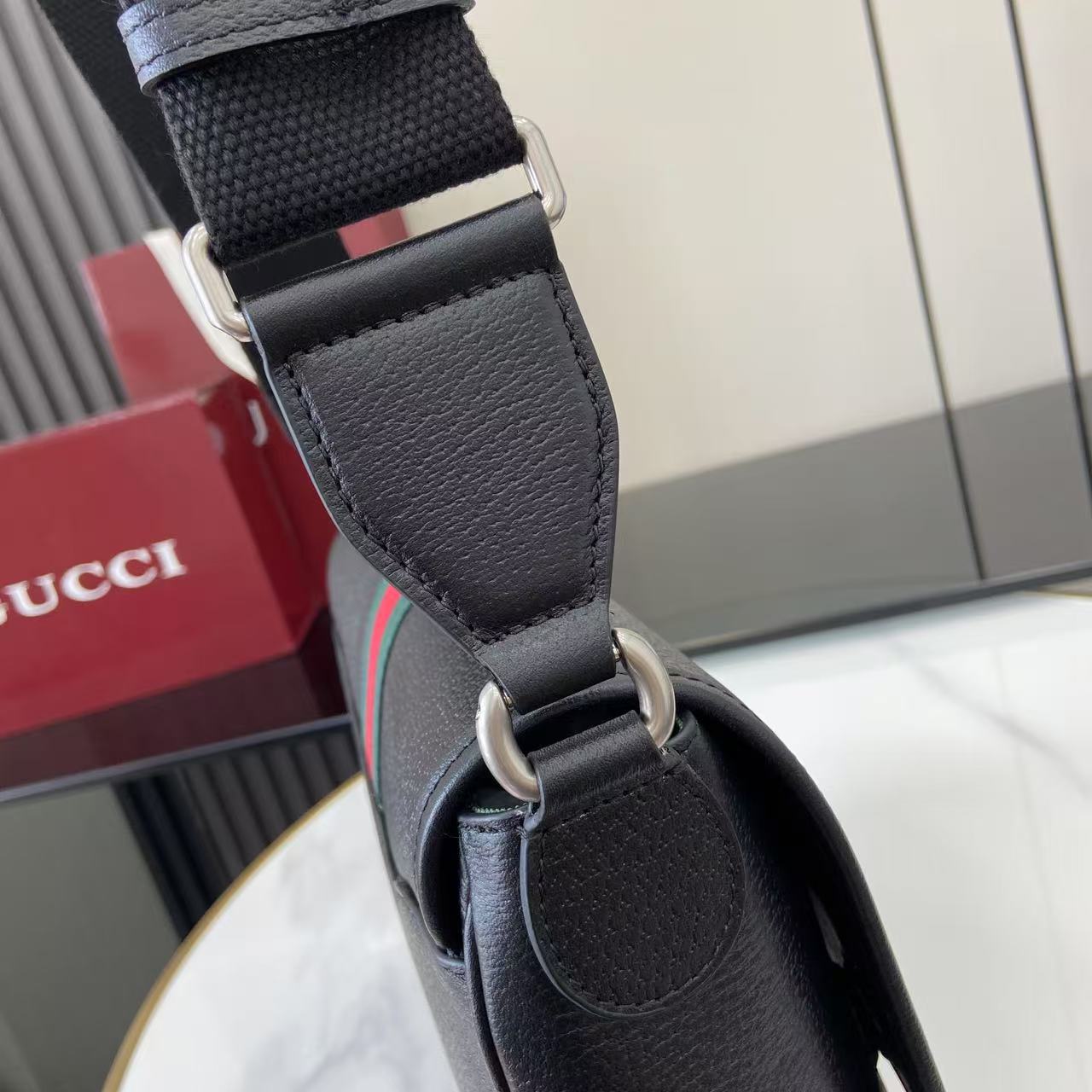 Gucci Ophidia Medium Messenger Bag - DesignerGu