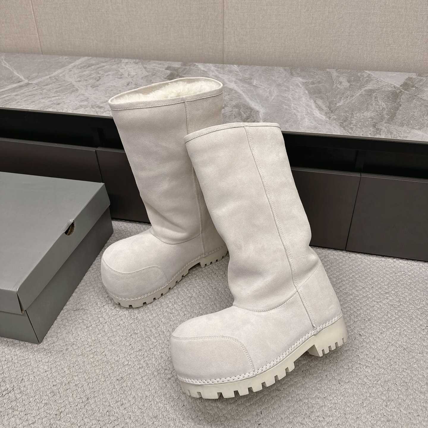 Balenciaga boots - DesignerGu