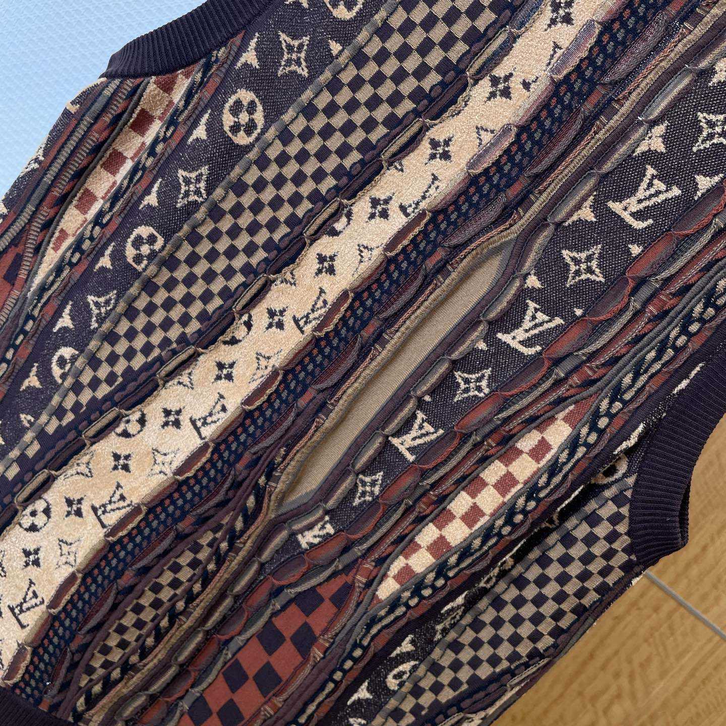 Louis Vuitton Cardigan Vest   1AIM64 - DesignerGu