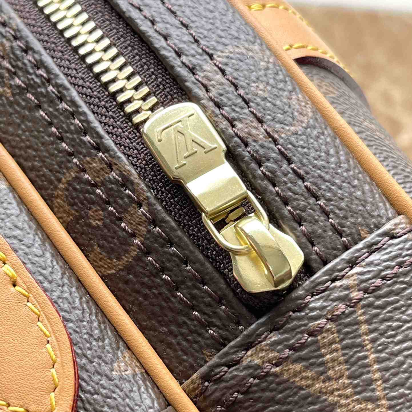 Louis Vuitton Monogram Shoulder Bag (28 x 21 x 11 cm) - DesignerGu