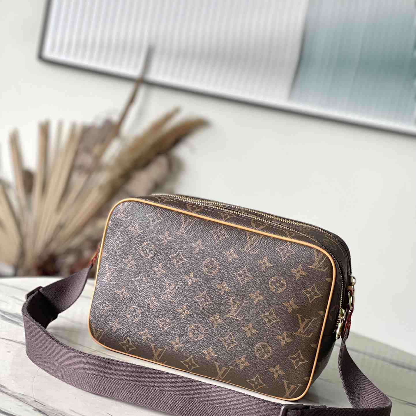 Louis Vuitton Monogram Shoulder Bag (28 x 21 x 11 cm) - DesignerGu