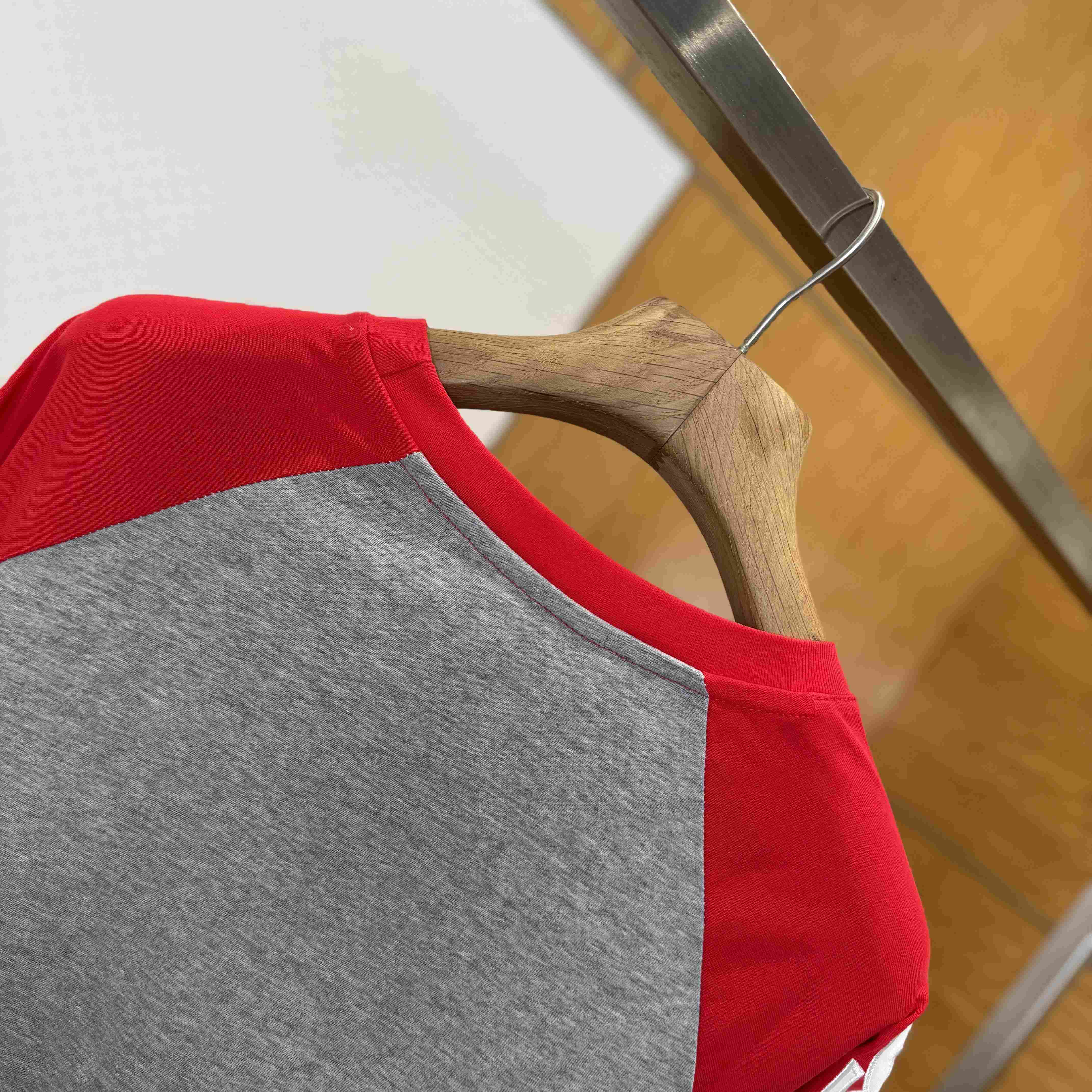 Louis Vuitton Signature Long-Sleeved T-Shirt   1AJCED - DesignerGu