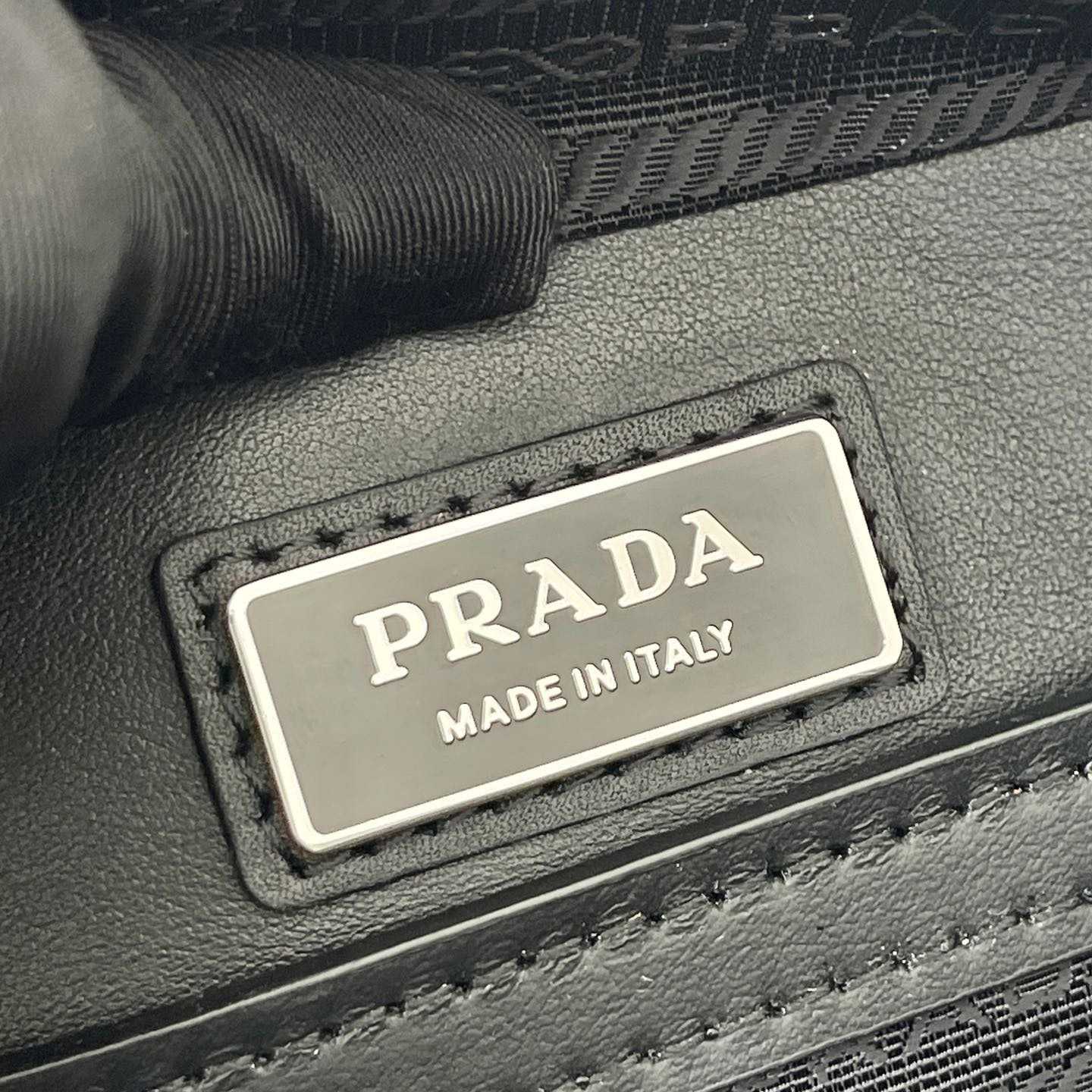 Prada Leather Clutch Bag (23.5*15.5*6.5cm) - DesignerGu