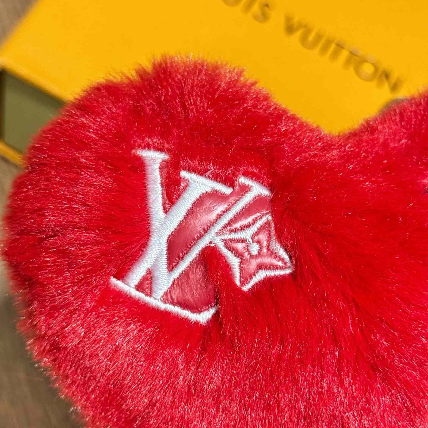 Louis Vuitton LV Lucky Heart Bag Charm   M03171 - DesignerGu