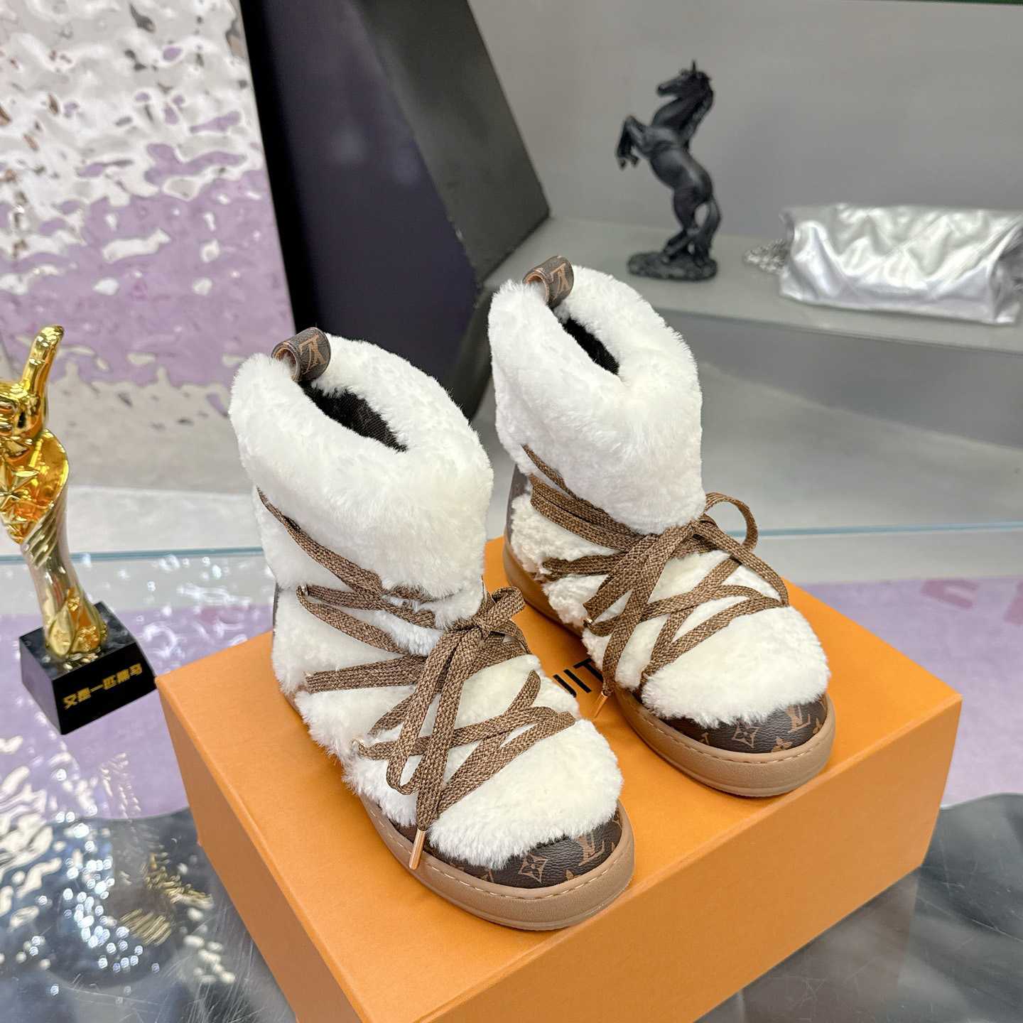 Louis Vuitton LV Cloud Lace-Up Ankle Boot Sneaker  1AIV37 - DesignerGu