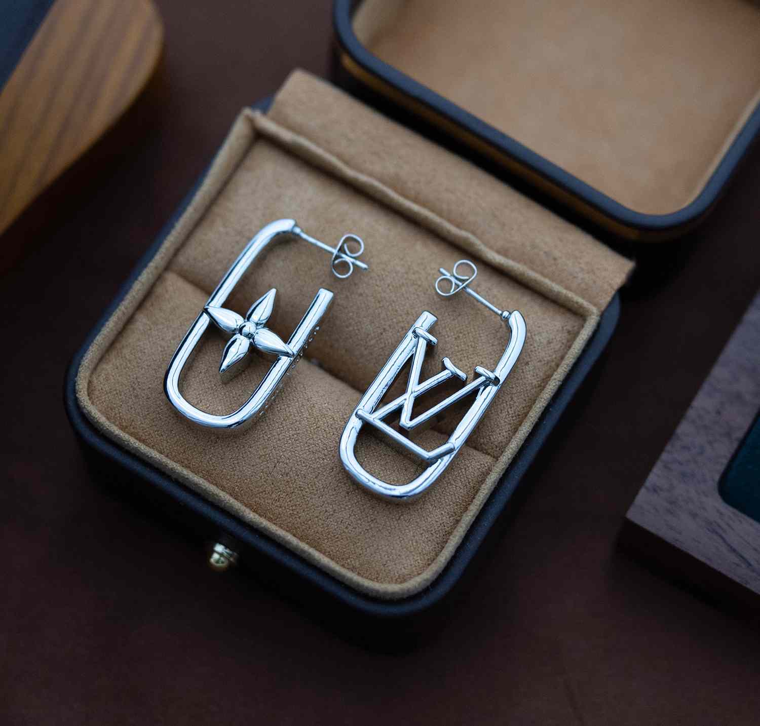 Louis Vuitton My LV Chain Earrings  - DesignerGu