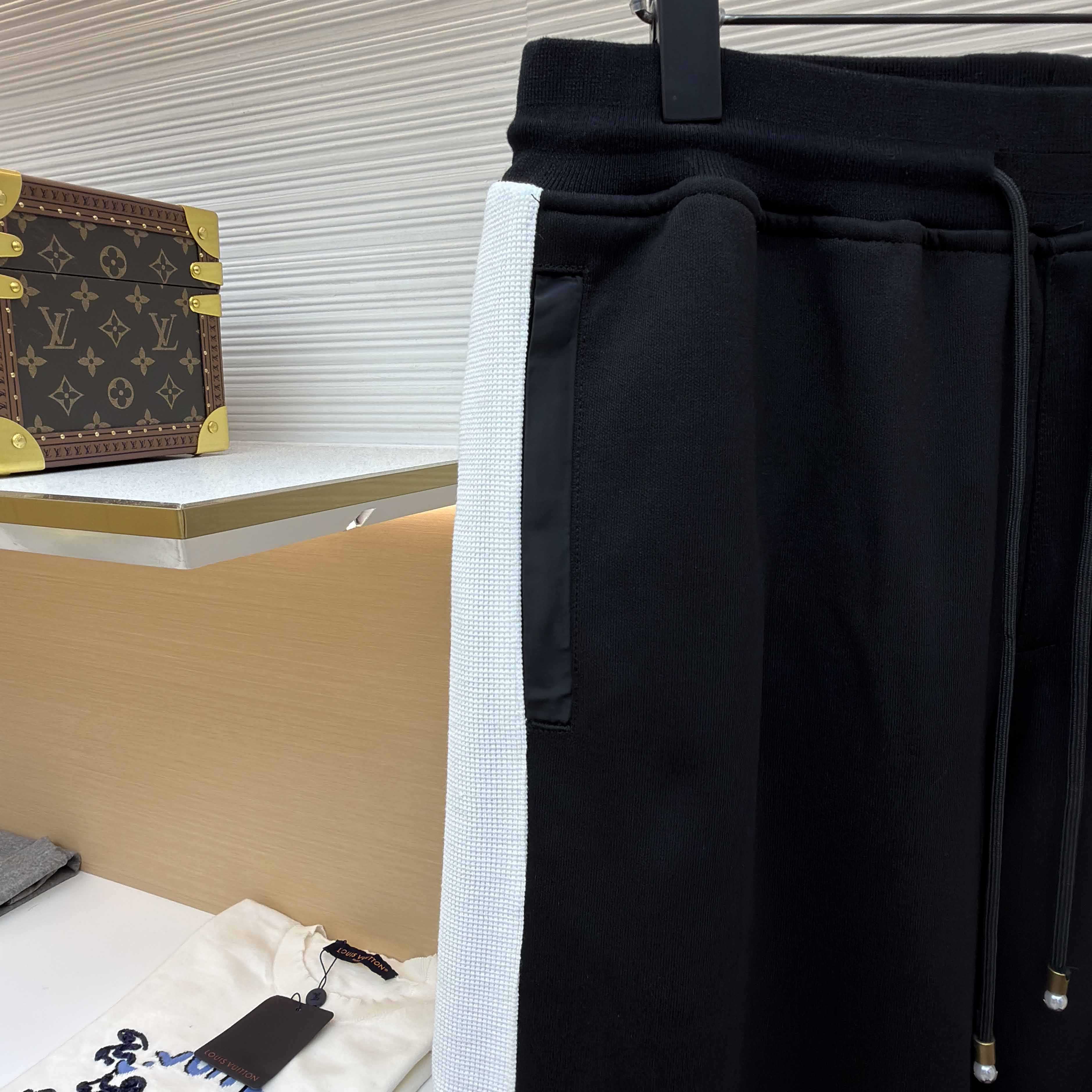 Louis Vuitton Hybrid Jersey Pants   1AHWAR - DesignerGu