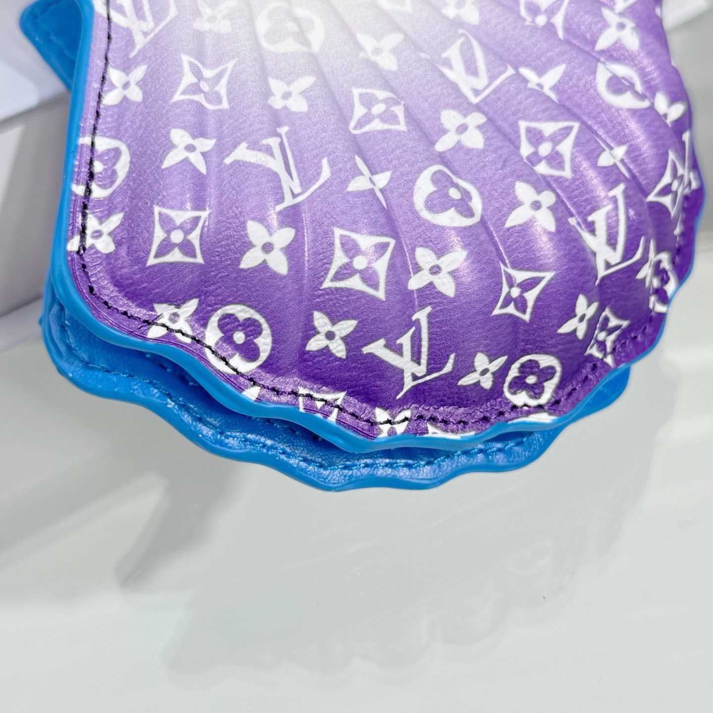 Louis Vuitton LV Shell Bag Charm    - DesignerGu