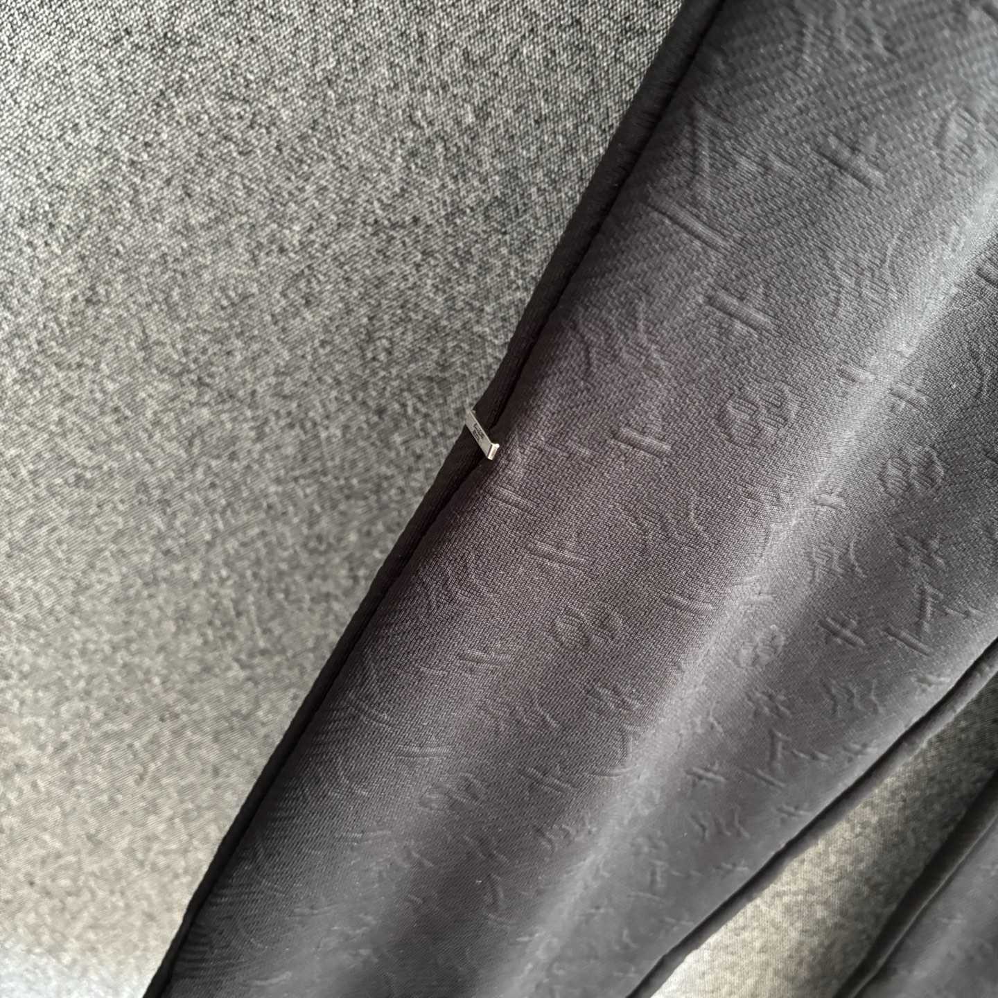 Louis Vuitton Monogram Track Pants   1A7Y05 - DesignerGu