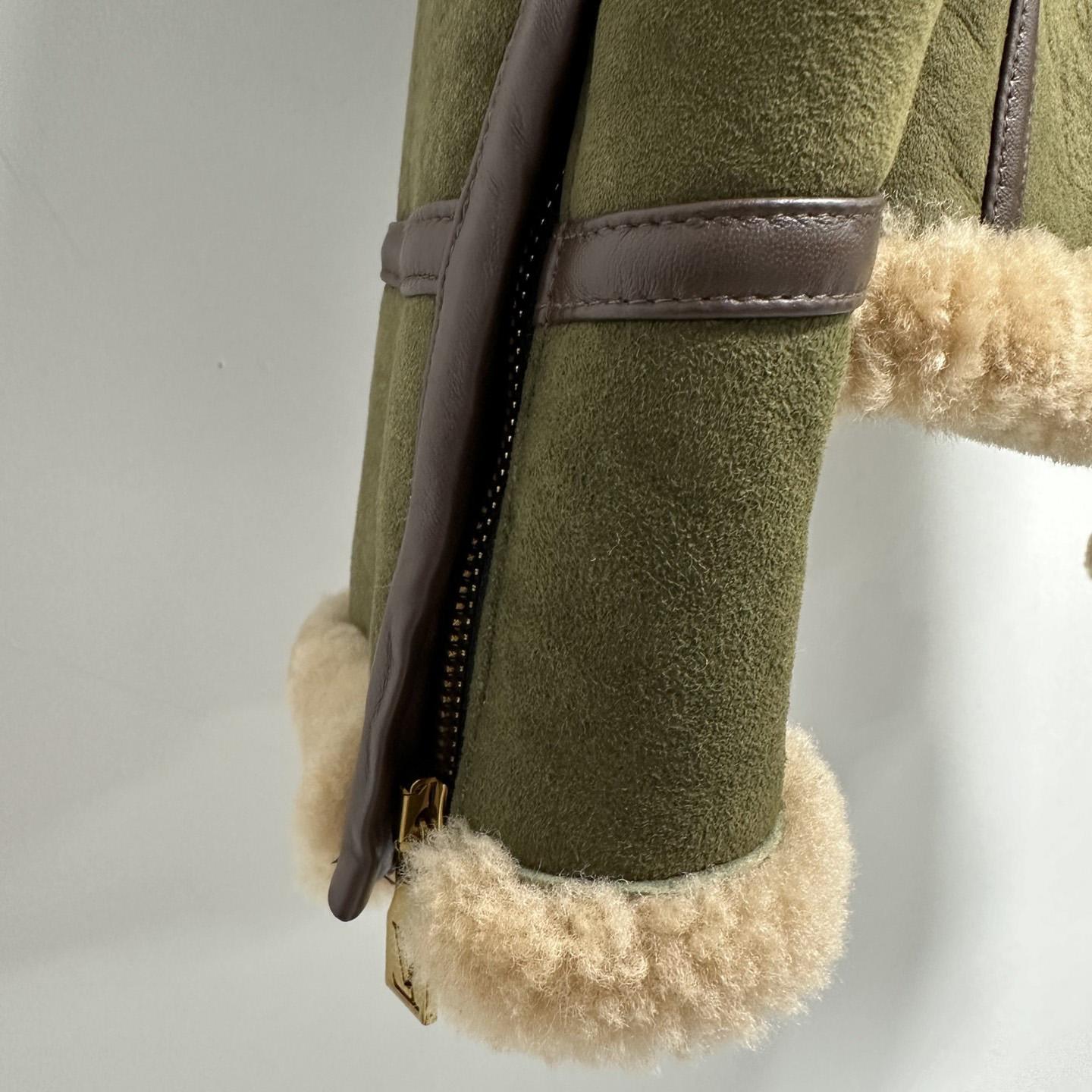 Louis Vuitton Shearling Bombardier   1AFIMT - DesignerGu