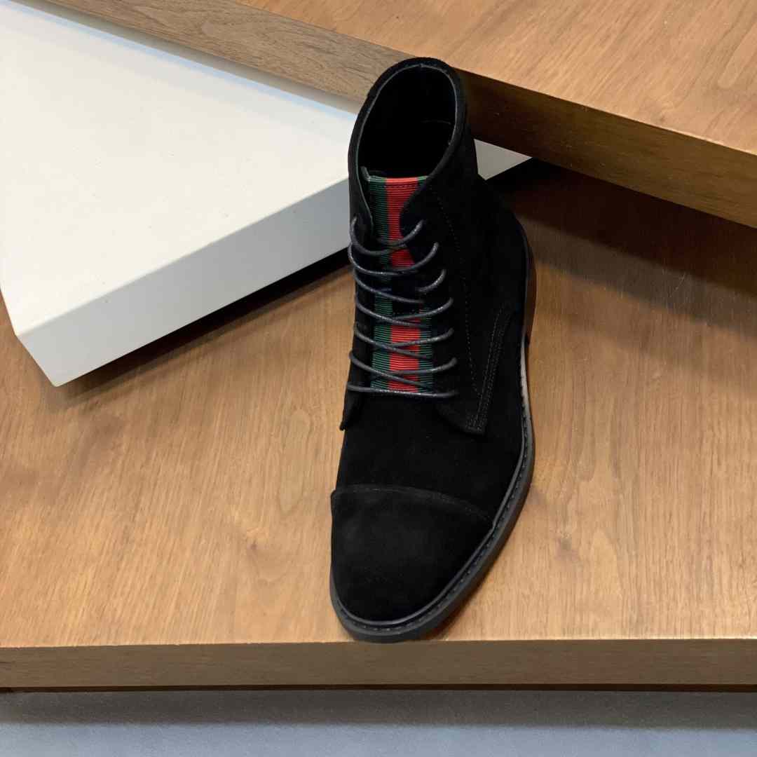 Gucci Men's Suede Lace-Up Boots - DesignerGu