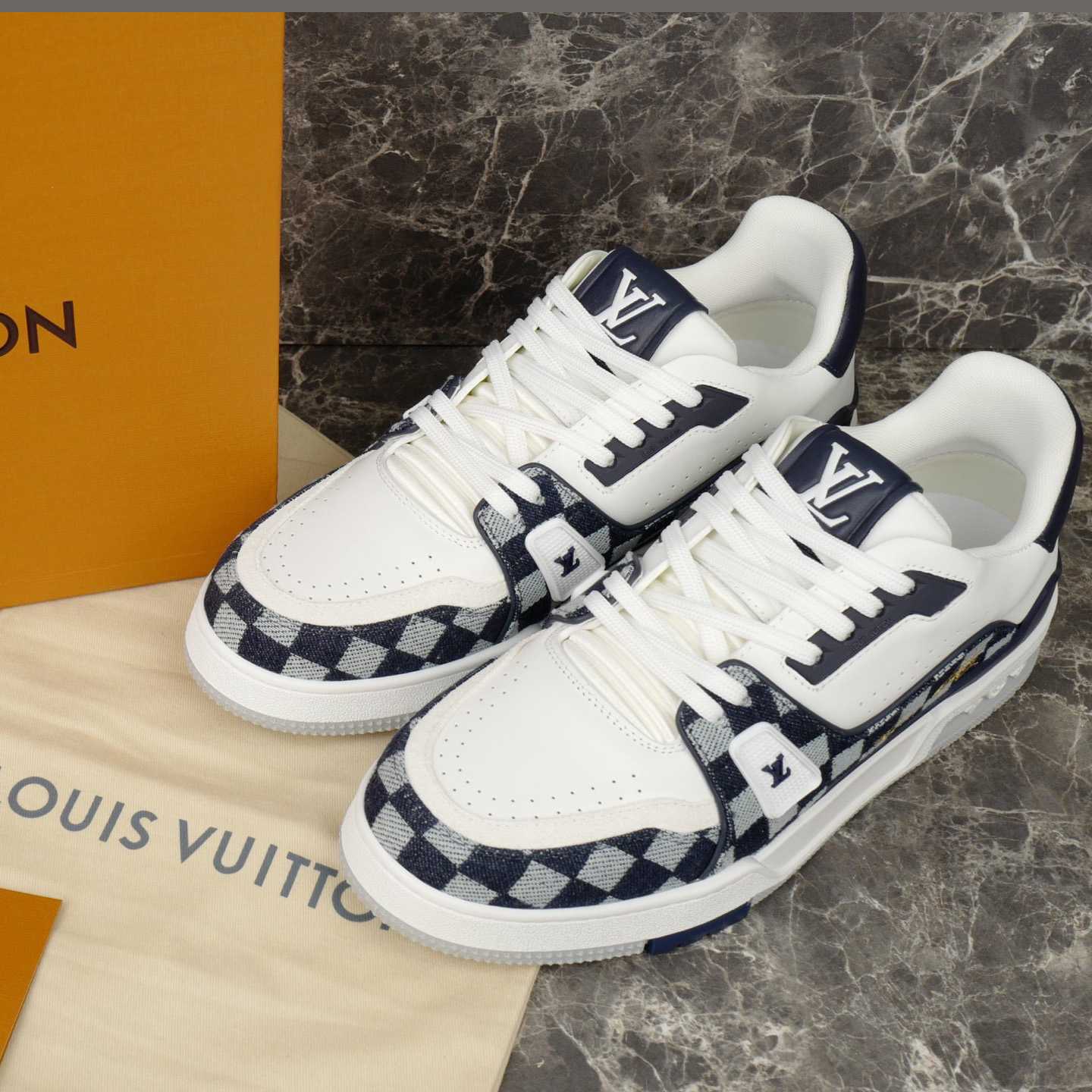 Louis Vuitton LV Trainer Sneaker   1AIKR1 - DesignerGu