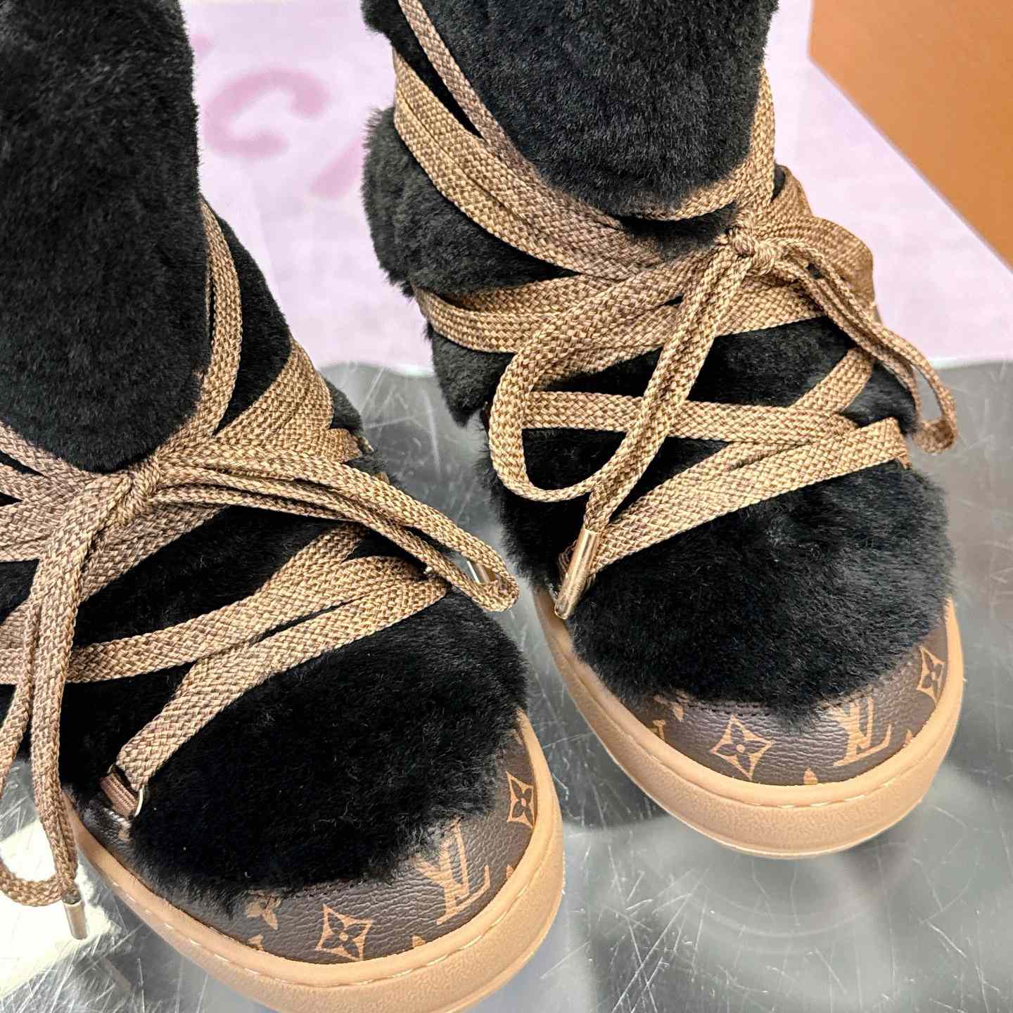 Louis Vuitton LV Cloud Lace-Up Ankle Boot Sneaker  1AIV21 - DesignerGu