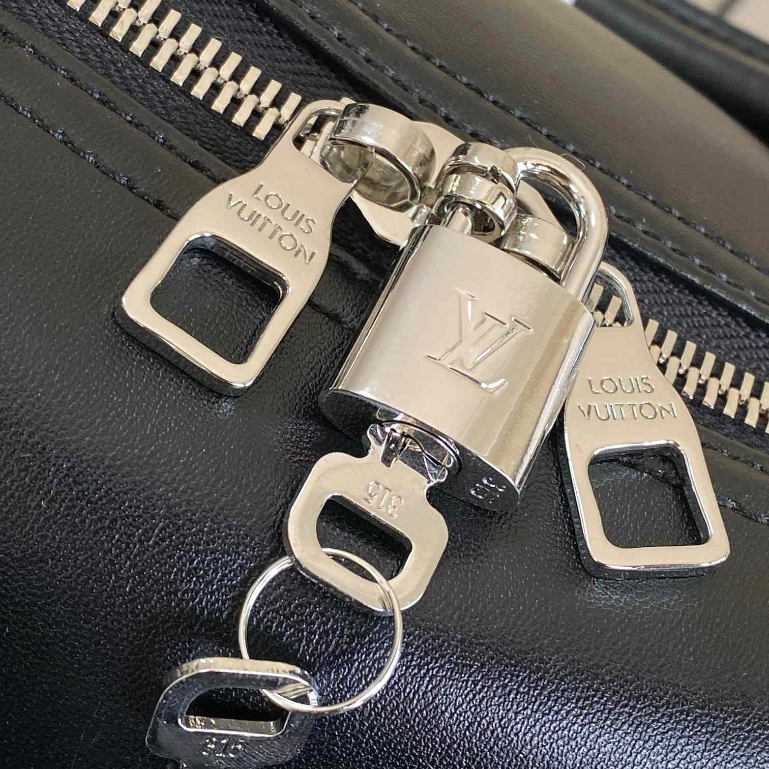 Louis Vuitton Keepall Cargo Bandoulière 50   M13992 - DesignerGu