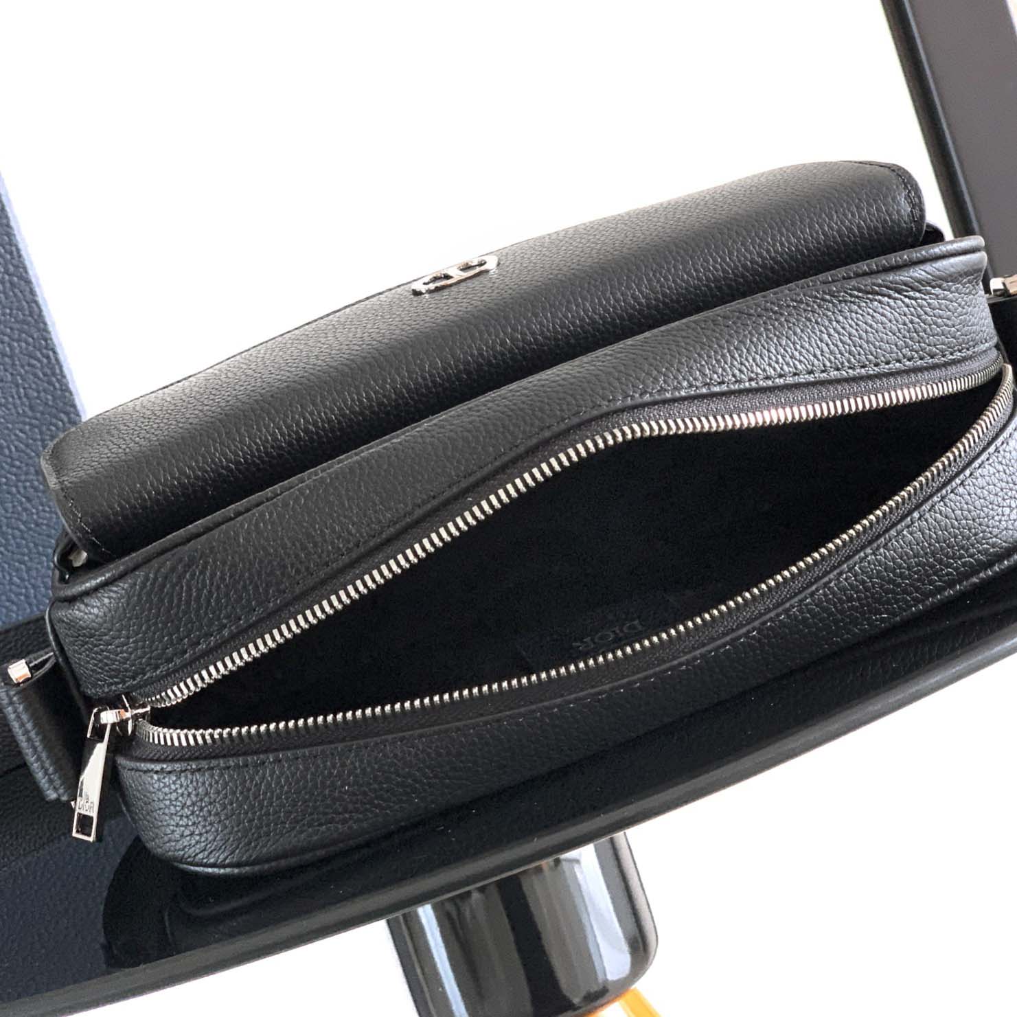 Dior CD Icon Zipped Messenger Bag  - DesignerGu