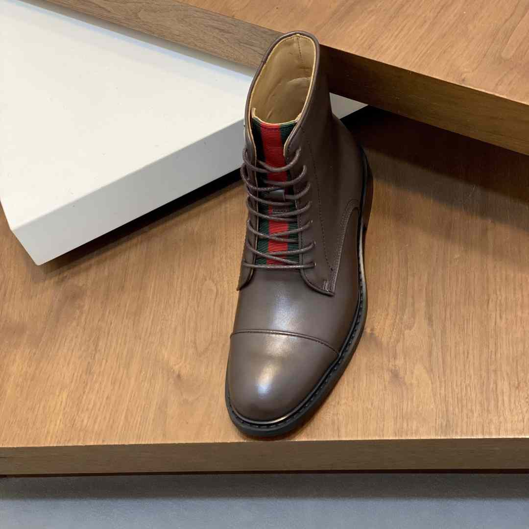 Gucci Men's Leather Lace-Up Boots - DesignerGu