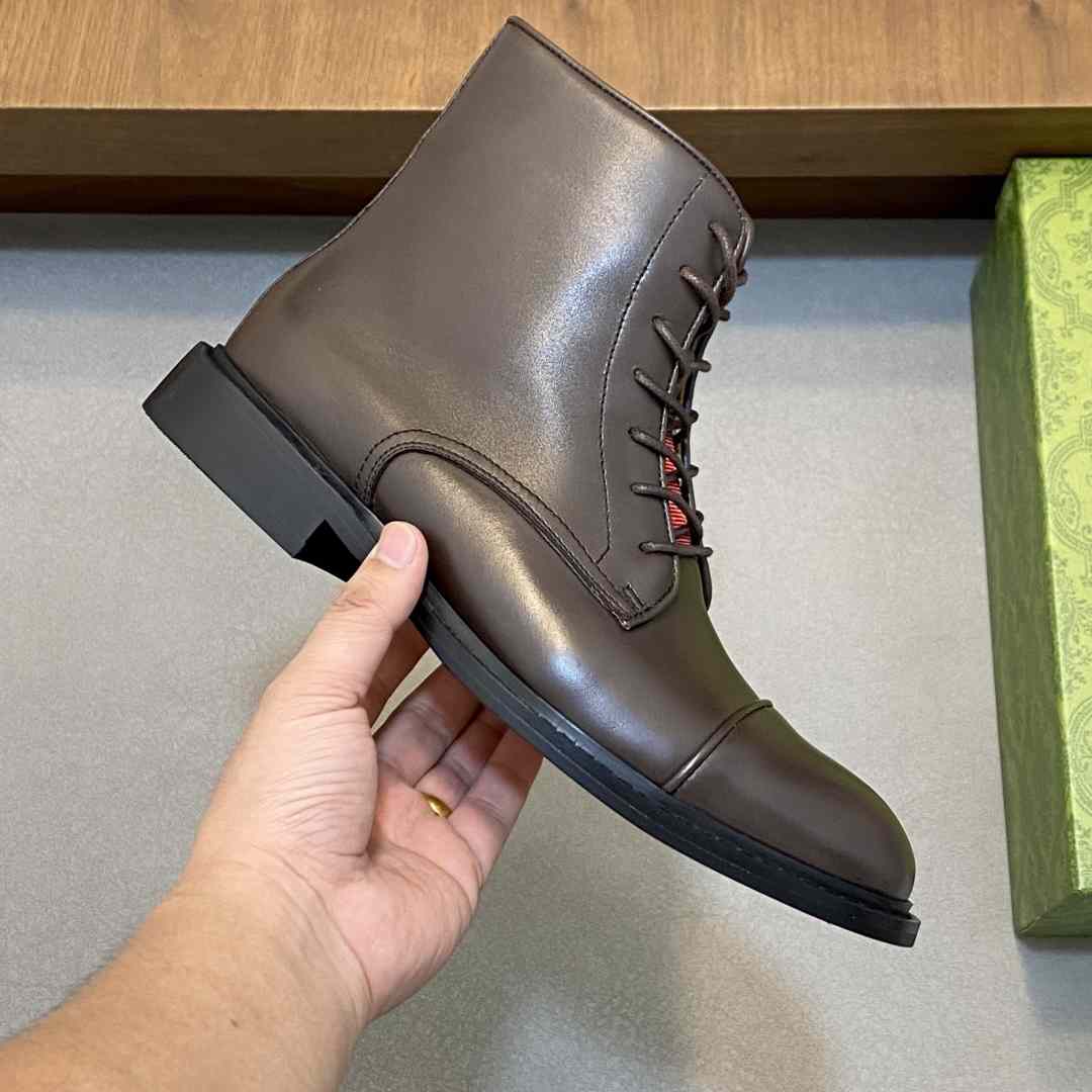 Gucci Men's Leather Lace-Up Boots - DesignerGu