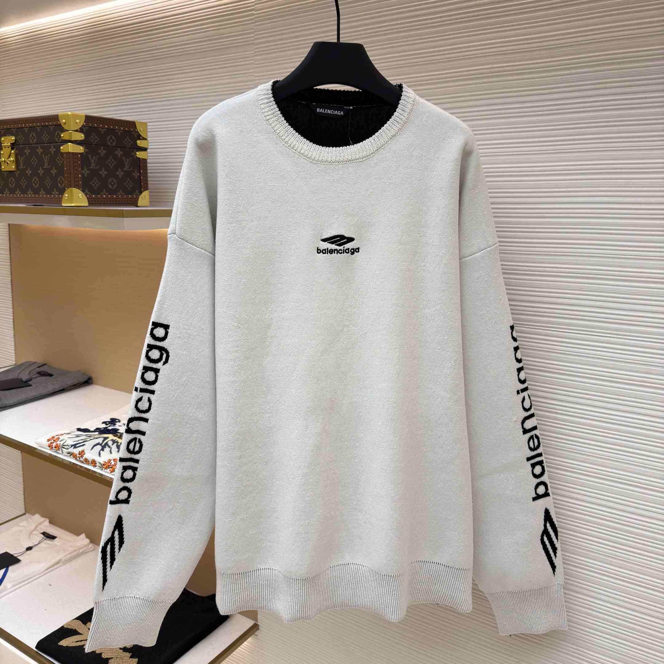 Balenciaga 3B Sports Icon Ski Crewneck In White And Black - DesignerGu