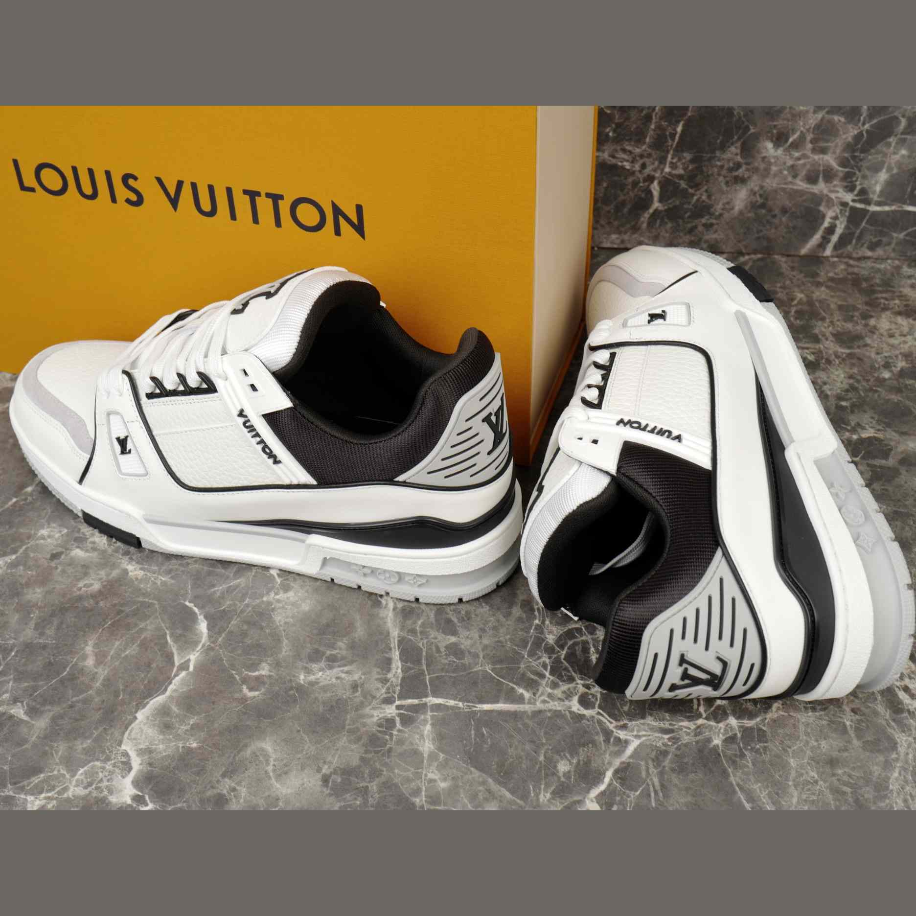 Louis Vuitton LV Trainer Sneaker   1AIJ48 - DesignerGu