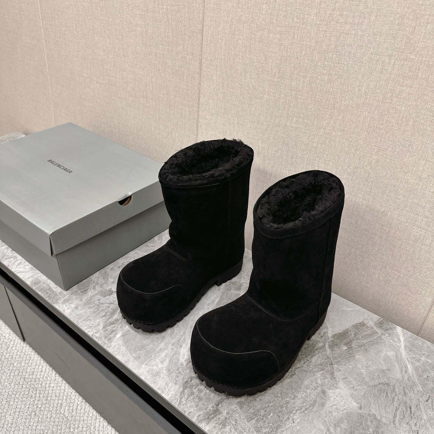 Balenciaga Alaska Fur High Boots - DesignerGu