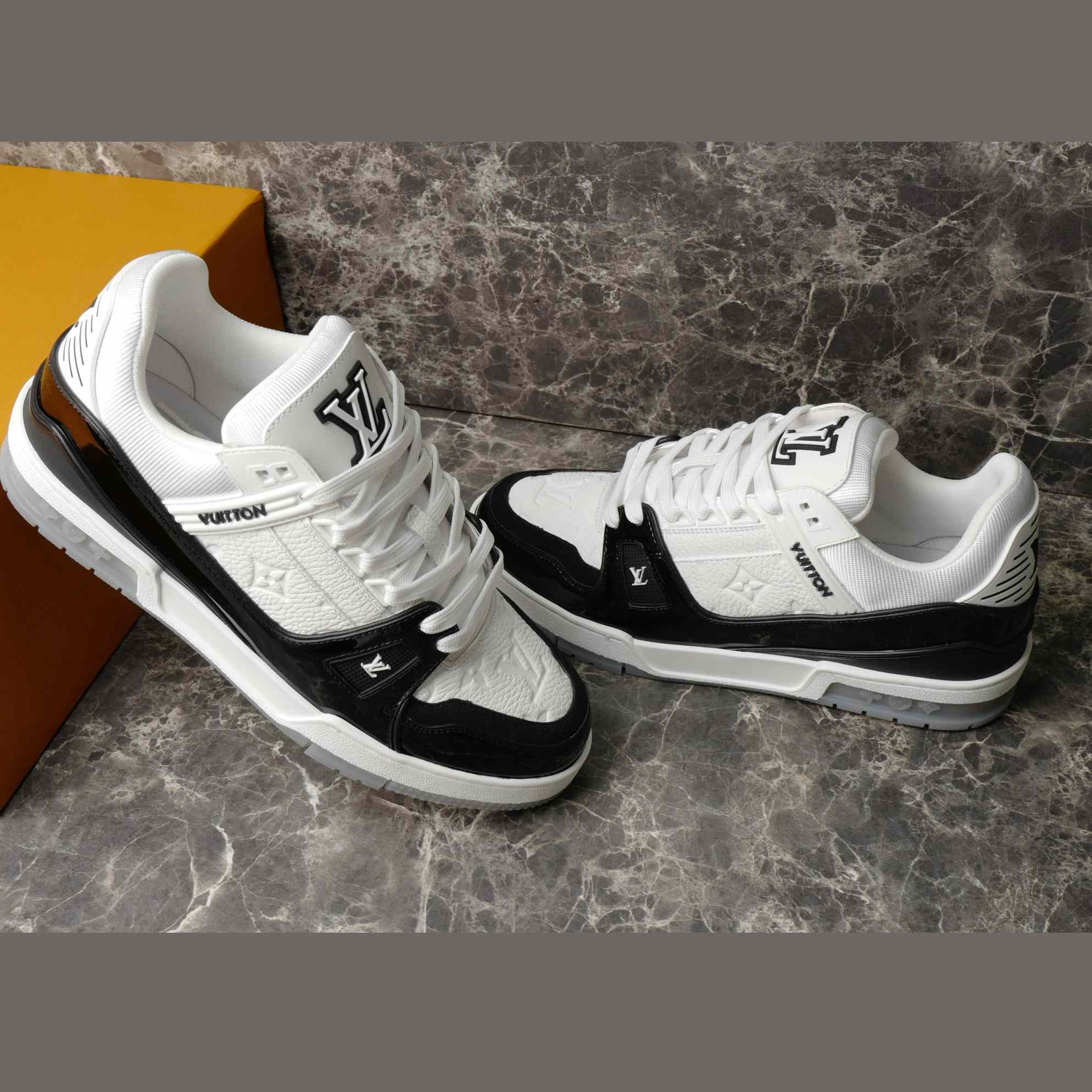 Louis Vuitton LV Trainer Sneaker   1AJ130 - DesignerGu