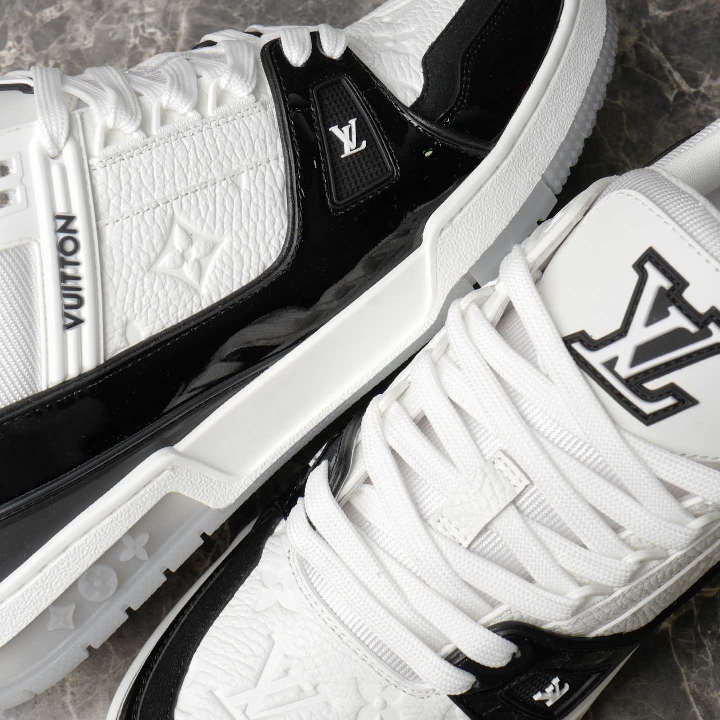 Louis Vuitton LV Trainer Sneaker   1AJ130 - DesignerGu