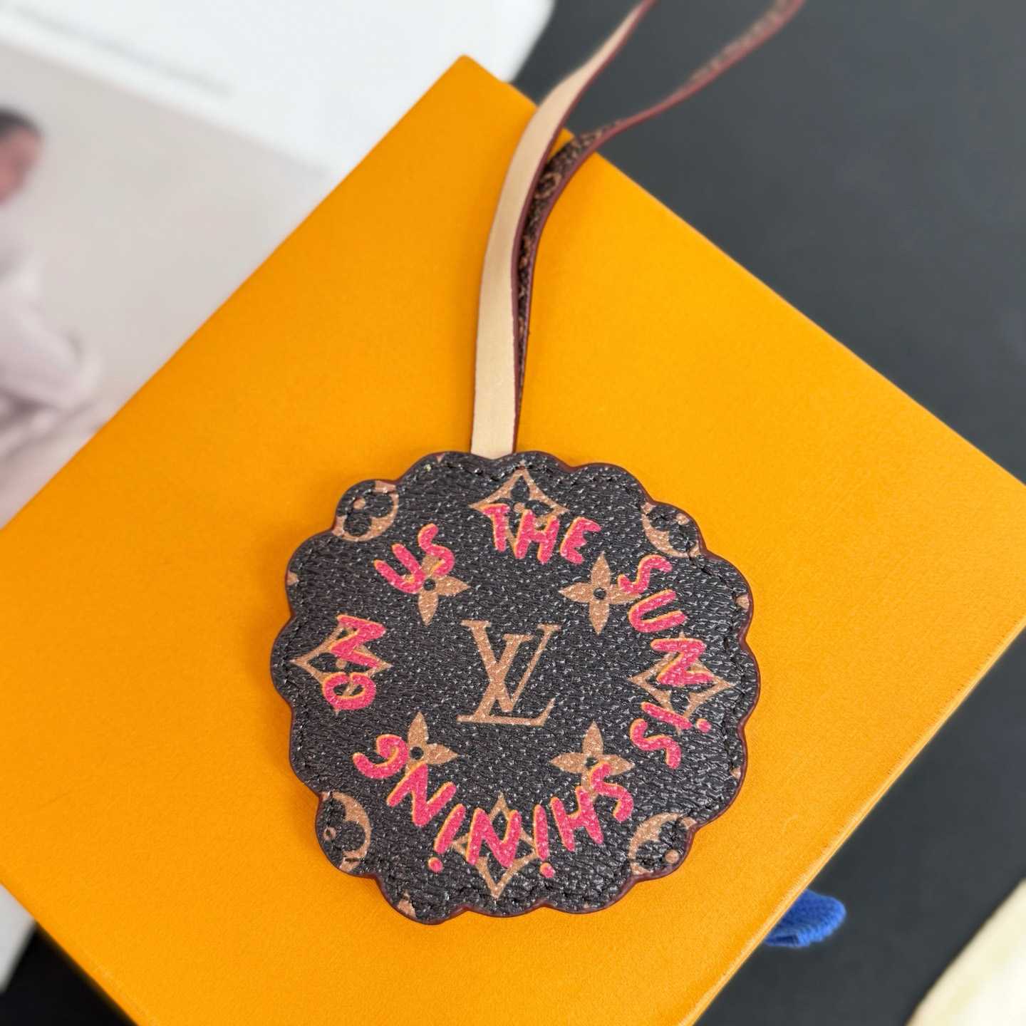 Louis Vuitton LV Sun Bag Charm   M02550 - DesignerGu