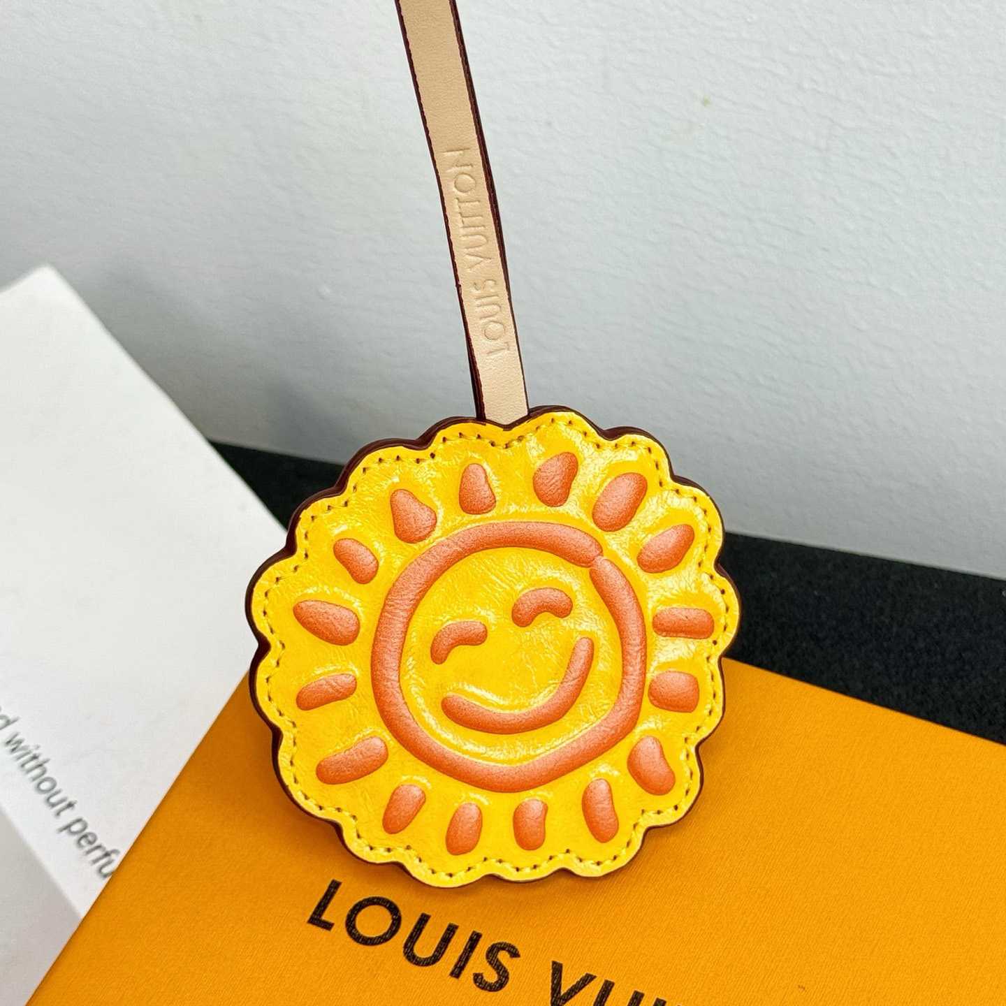 Louis Vuitton LV Sun Bag Charm   M02550 - DesignerGu