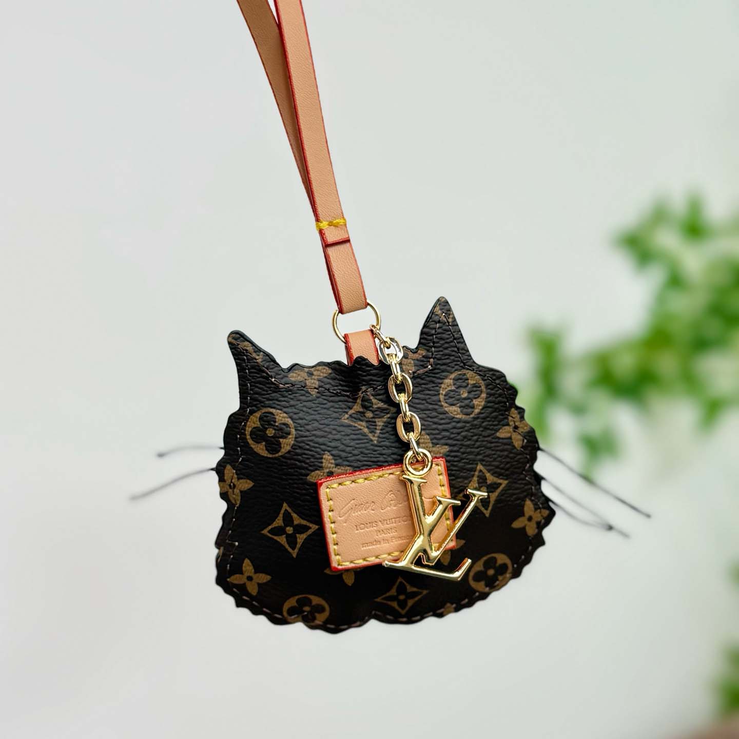 Louis Vuitton LV Cat Bag Charm   M02944   - DesignerGu
