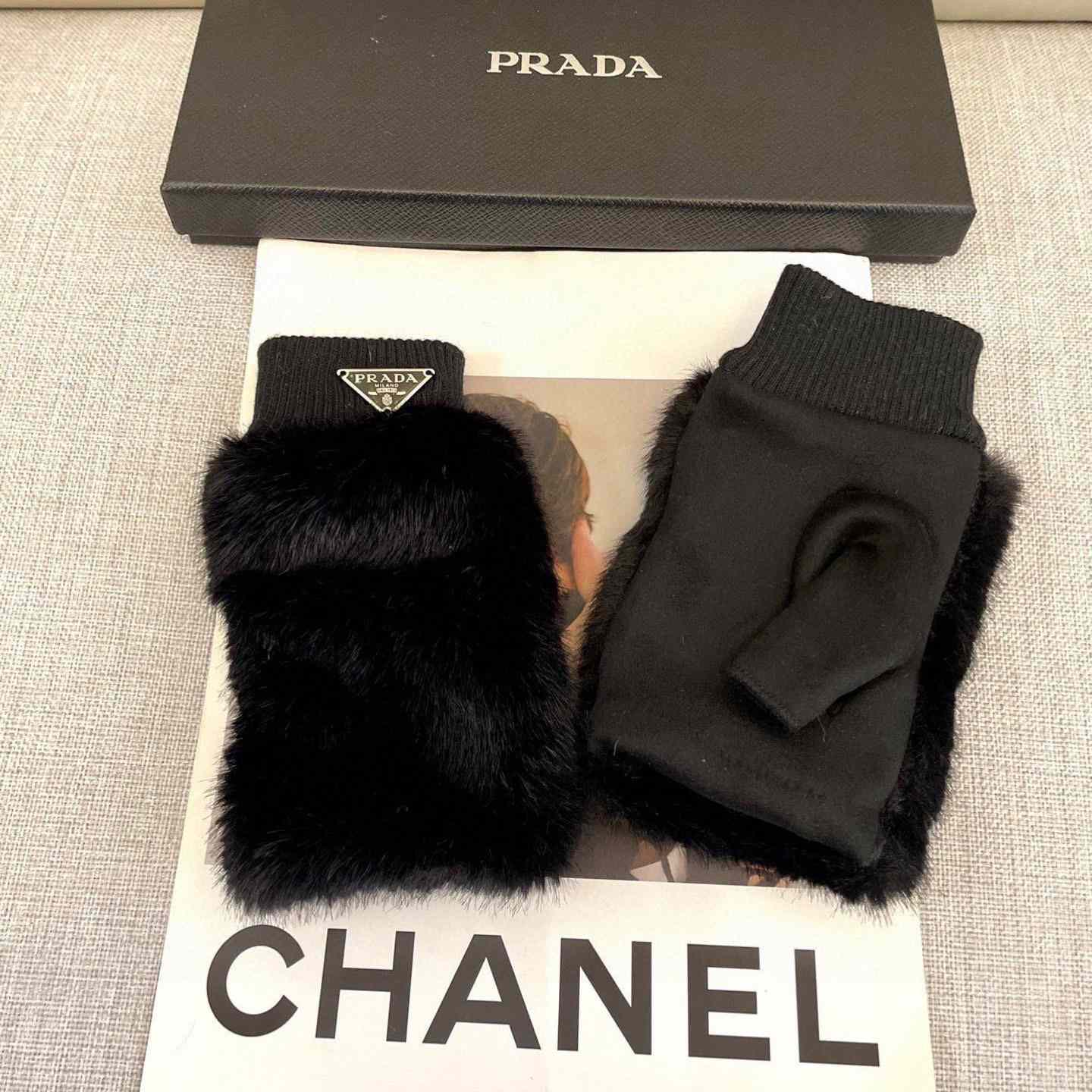 Prada Women's Gloves  - DesignerGu