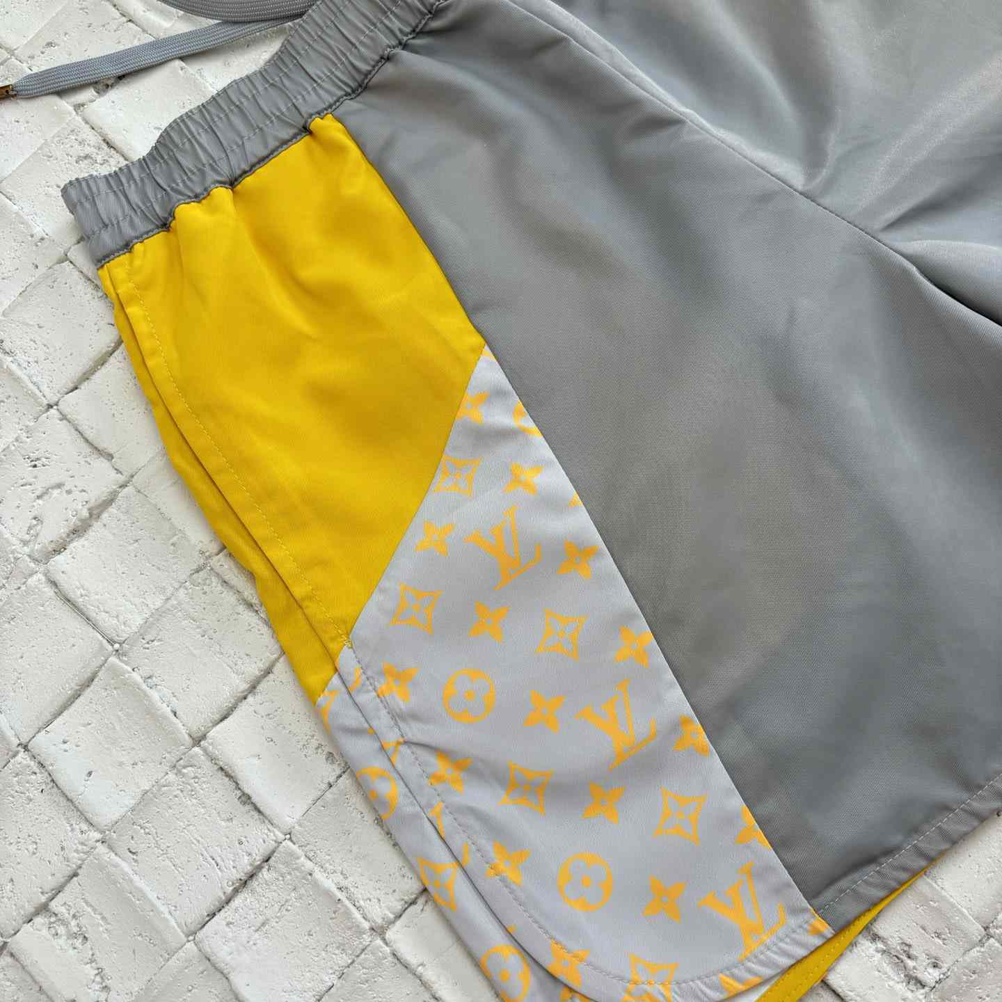 Louis Vuitton Monogram Track Shorts   1AHVQR - DesignerGu