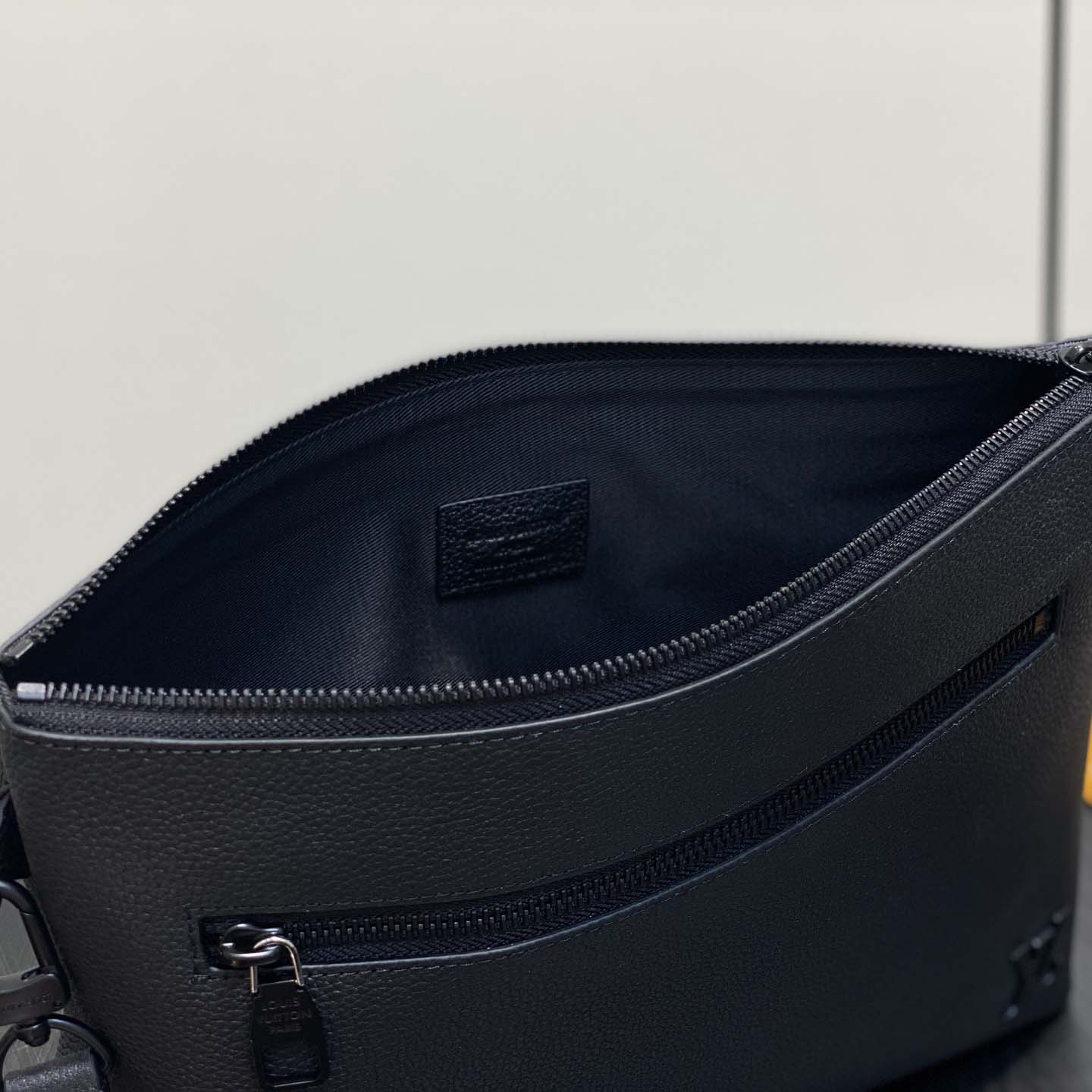 Louis Vuitton Takeoff Pouch LV Aerogram   M25955 - DesignerGu