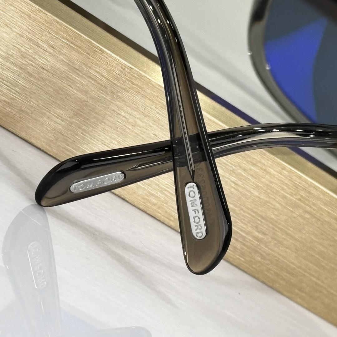 Tom Ford TF884 Sunglasses - DesignerGu