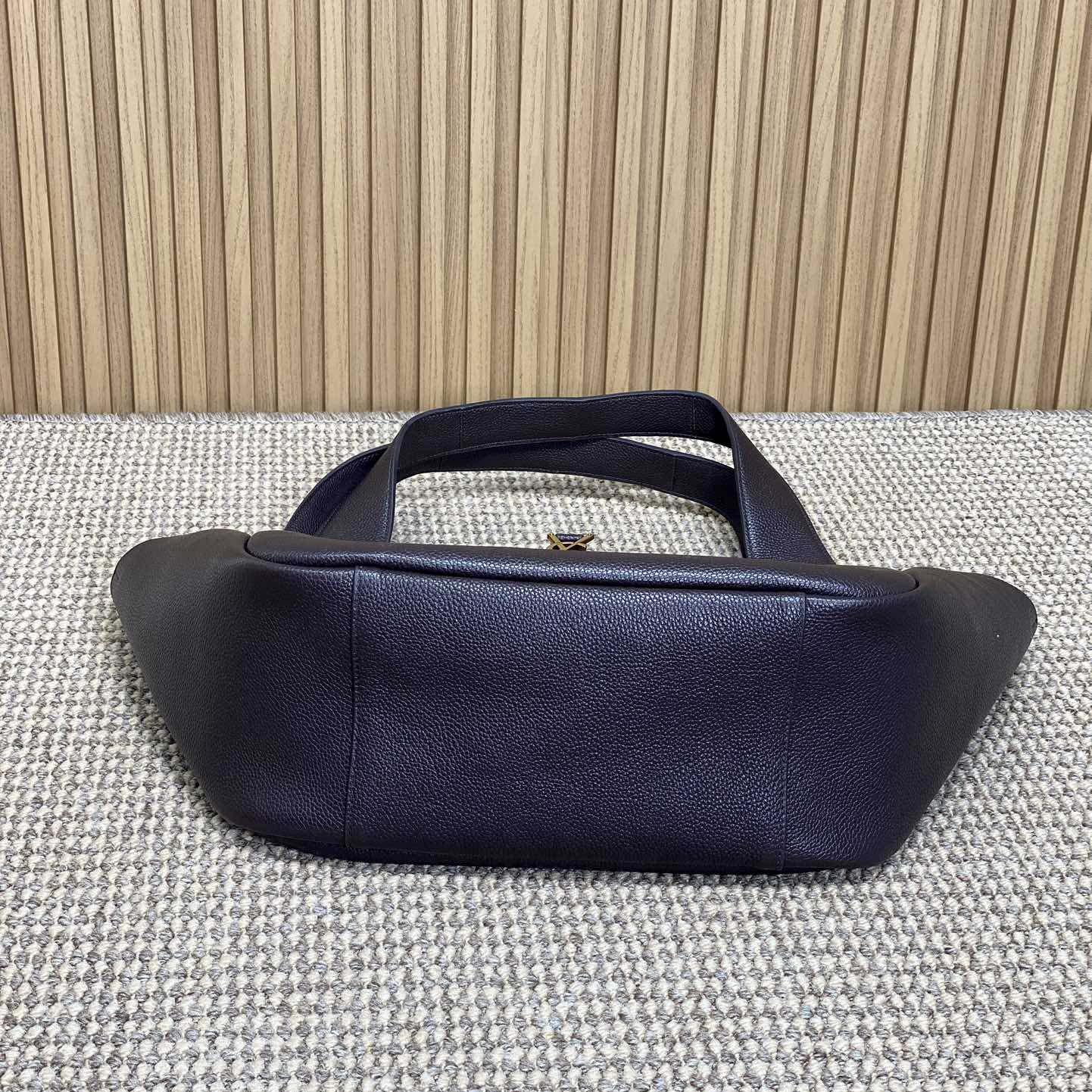 Saint Laurent LE 5 À 7 Bea In Grained Leather - DesignerGu