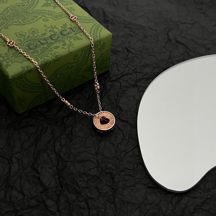 Gucci Icon Round Heart Cut Out Pendant - DesignerGu