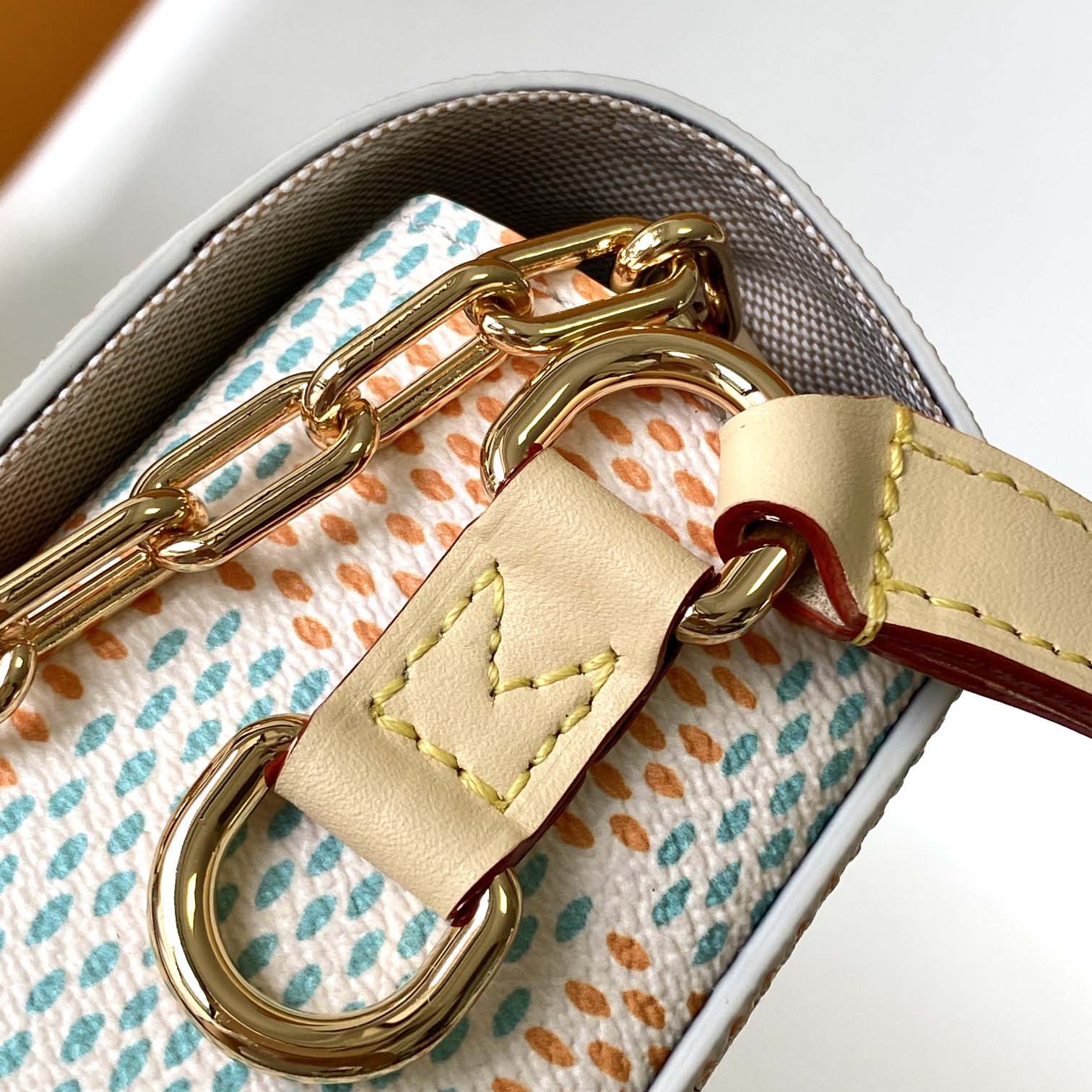 Louis Vuitton Steamer Wearable Wallet    M40674  - DesignerGu