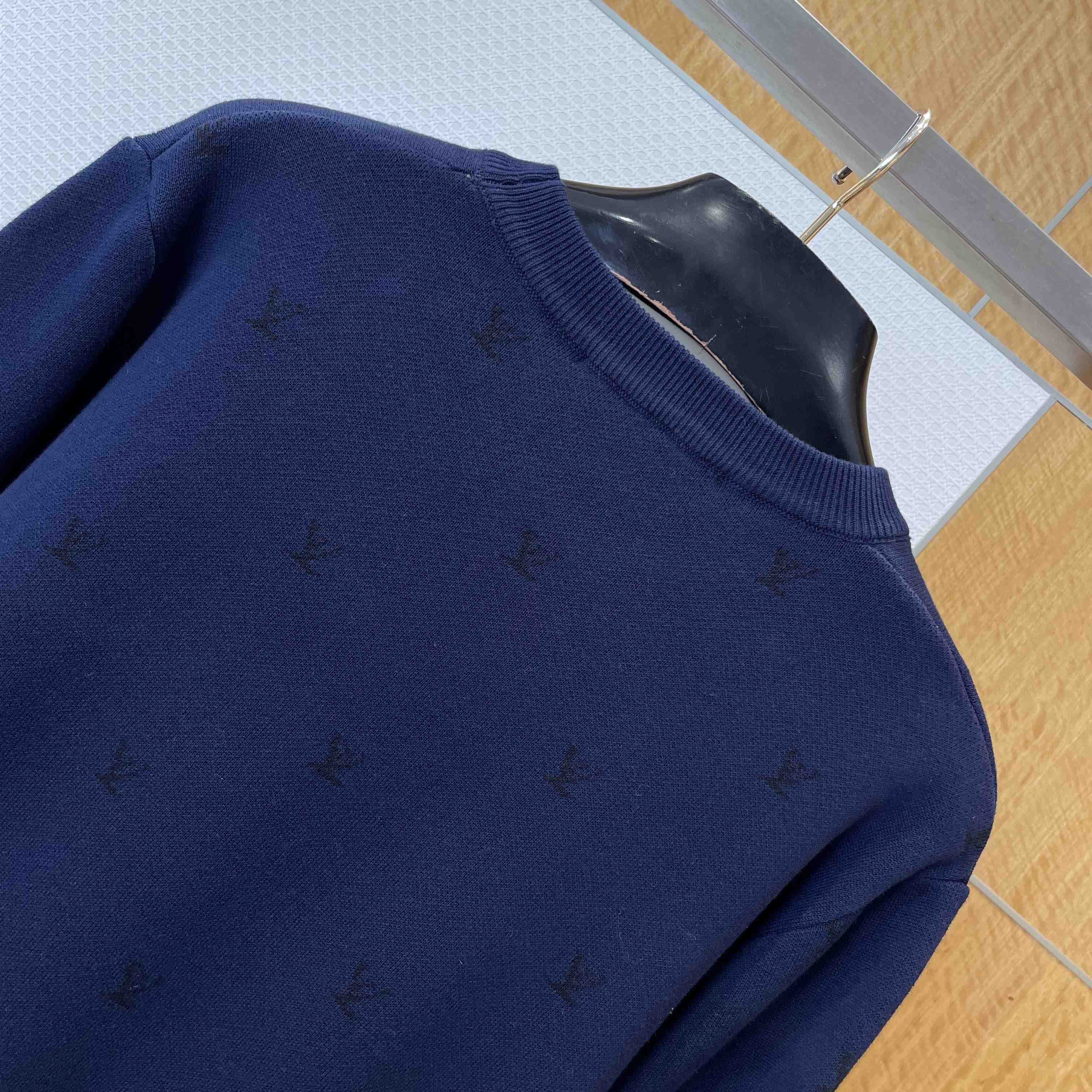 Louis Vuitton LV Blason Long-Sleeved Crewneck - DesignerGu