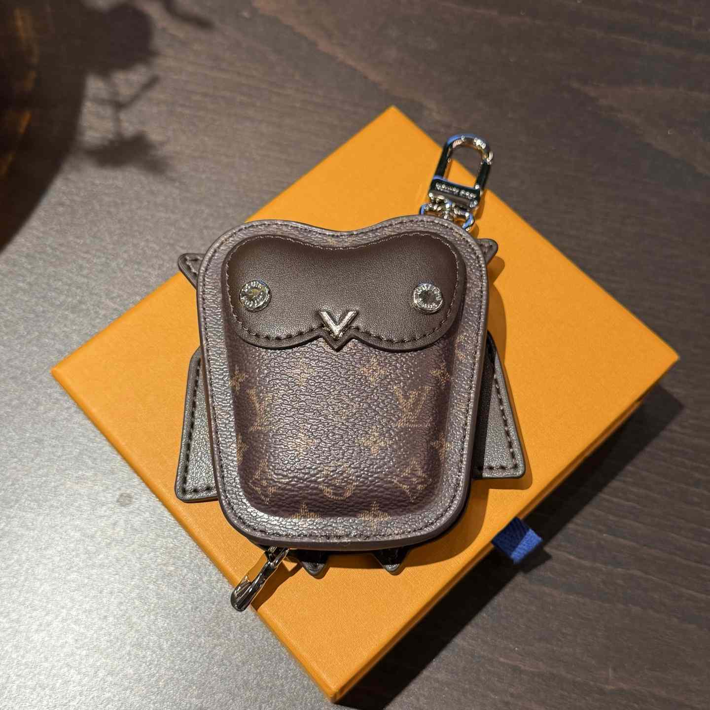 Louis Vuitton LV Owl Bag Charm S00 - DesignerGu