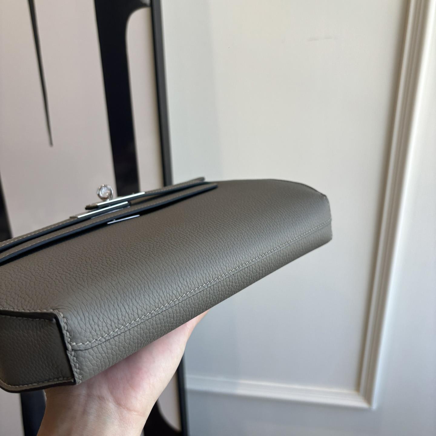 Hermes Kelly Depeches 25 Pouch - DesignerGu