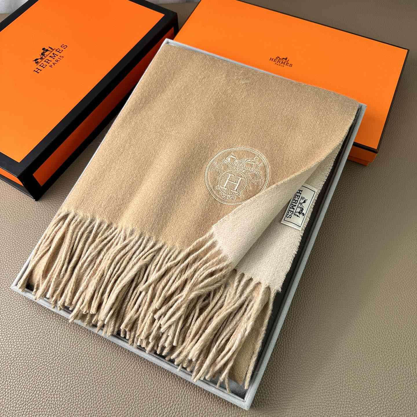 Hermès double-sided cashwool scarf - DesignerGu