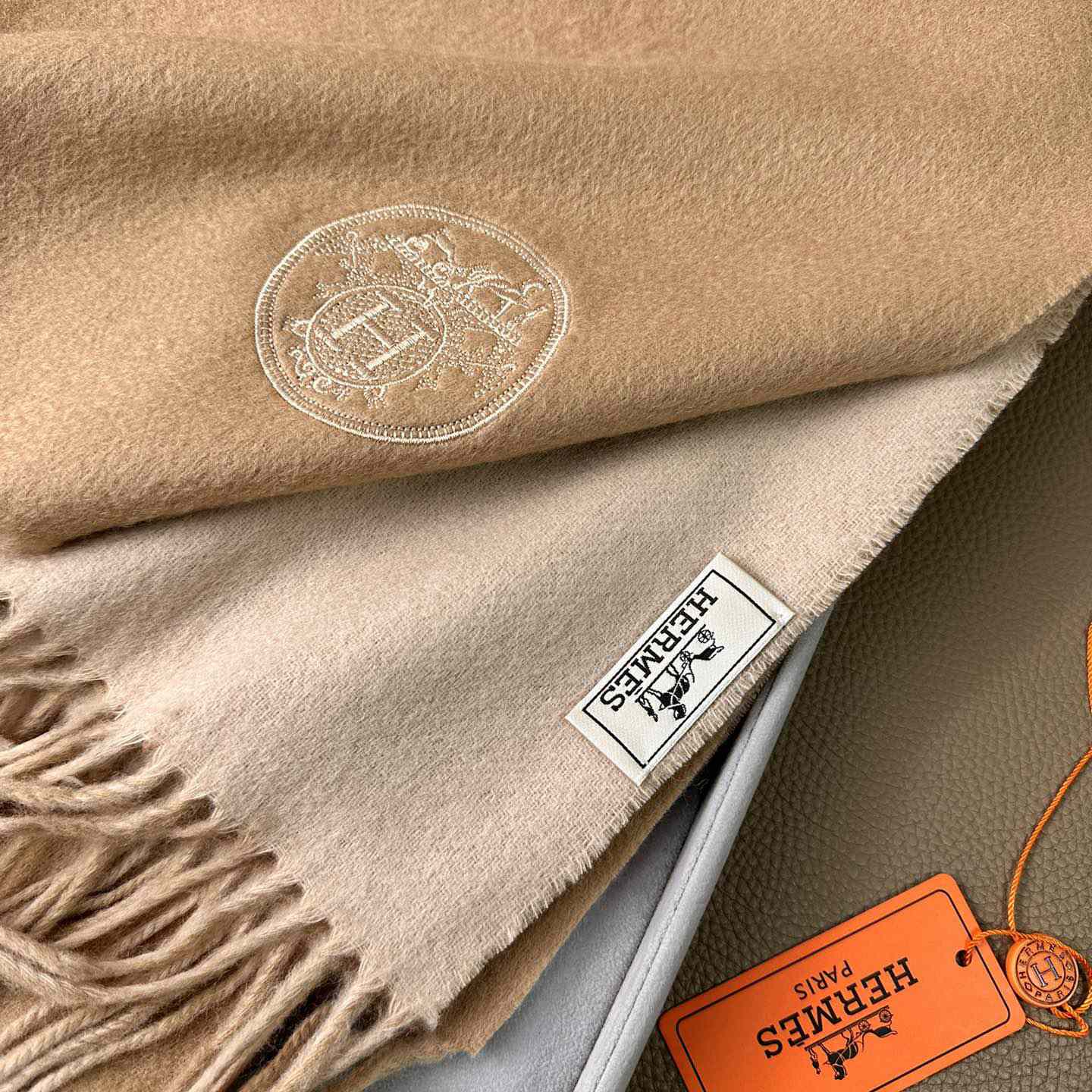 Hermès double-sided cashwool scarf - DesignerGu