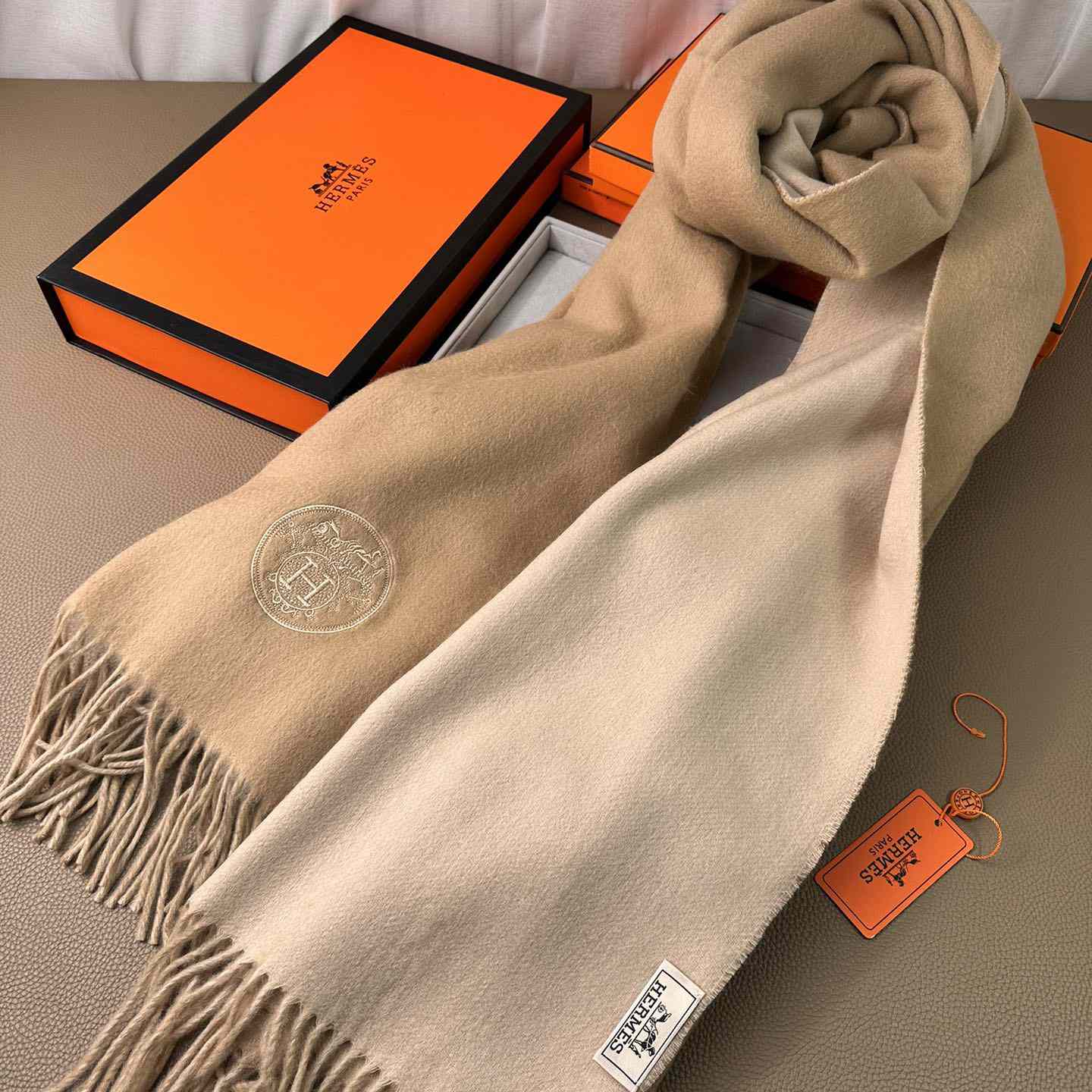 Hermès double-sided cashwool scarf - DesignerGu