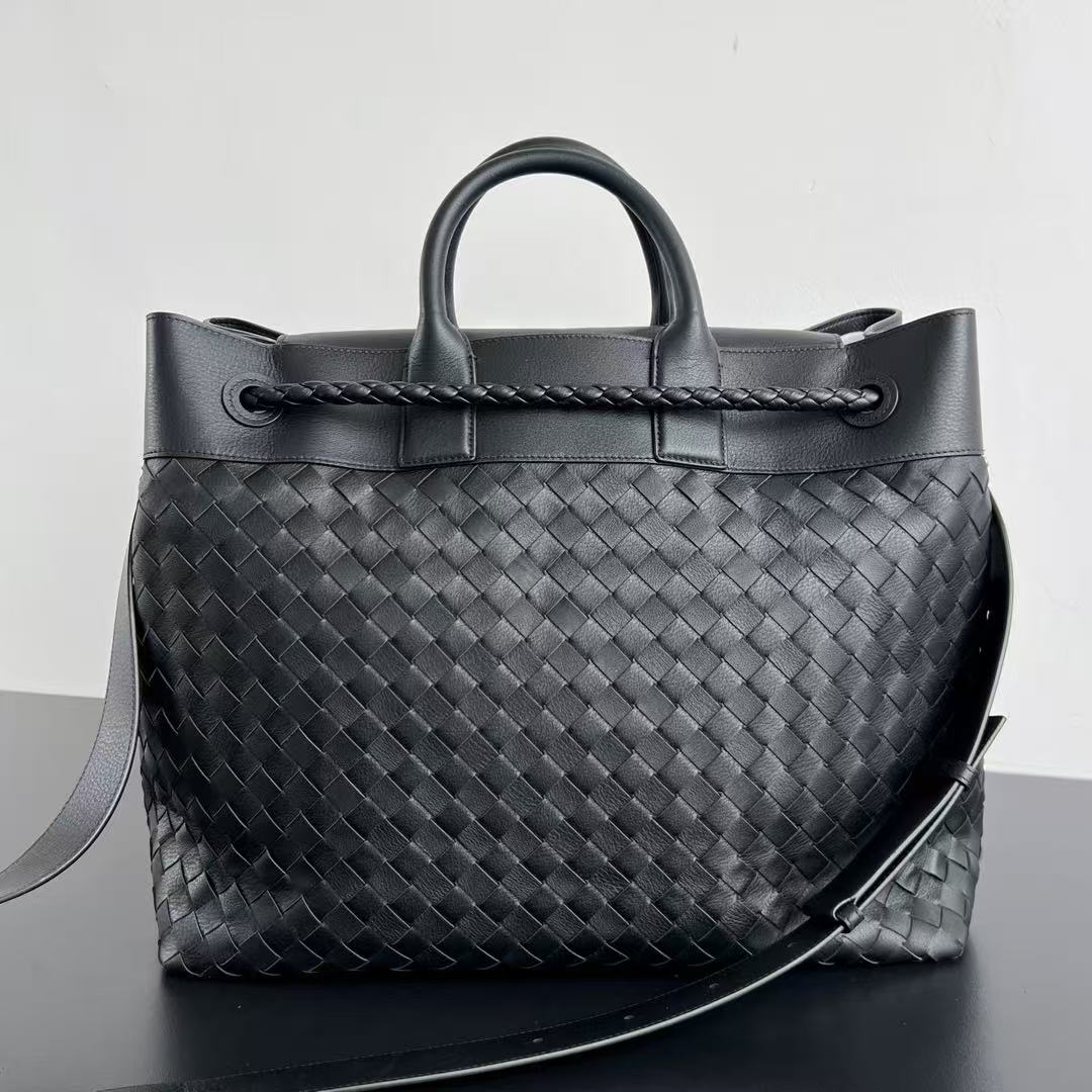 Bottega Veneta Andiamo   43*39*20cm - DesignerGu